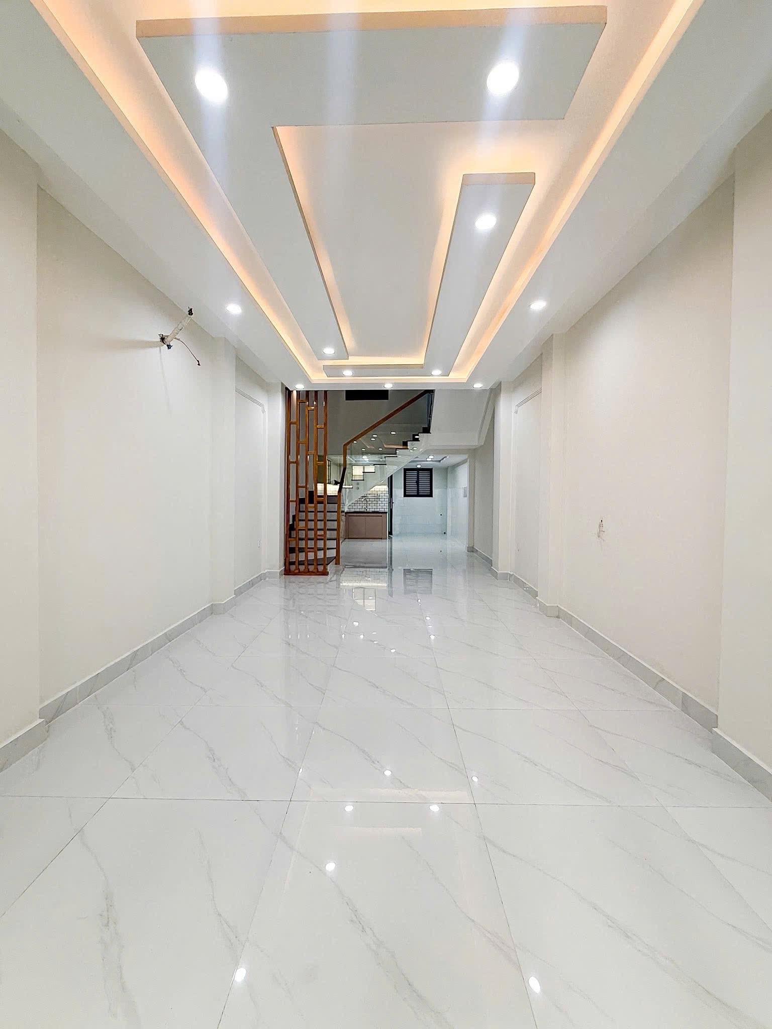NHÀ MỚI 5 TẦNG 5PN 5WC GIÁP KHU D BÌNH THẠNH - 70m2 (4×17.5) VUÔNG A4 - GIÁ 13.8T 2