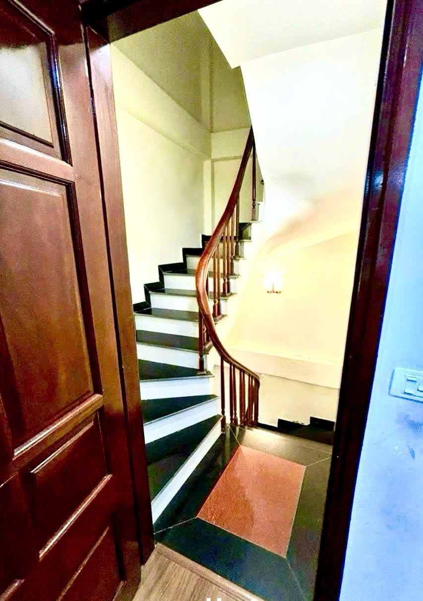 Bán nhà riêng 30m x 5T giá 7 tỷ tại  Minh Khai, quận Hai Bà Trưng, ngõ 3 gác tránh xe máy 3