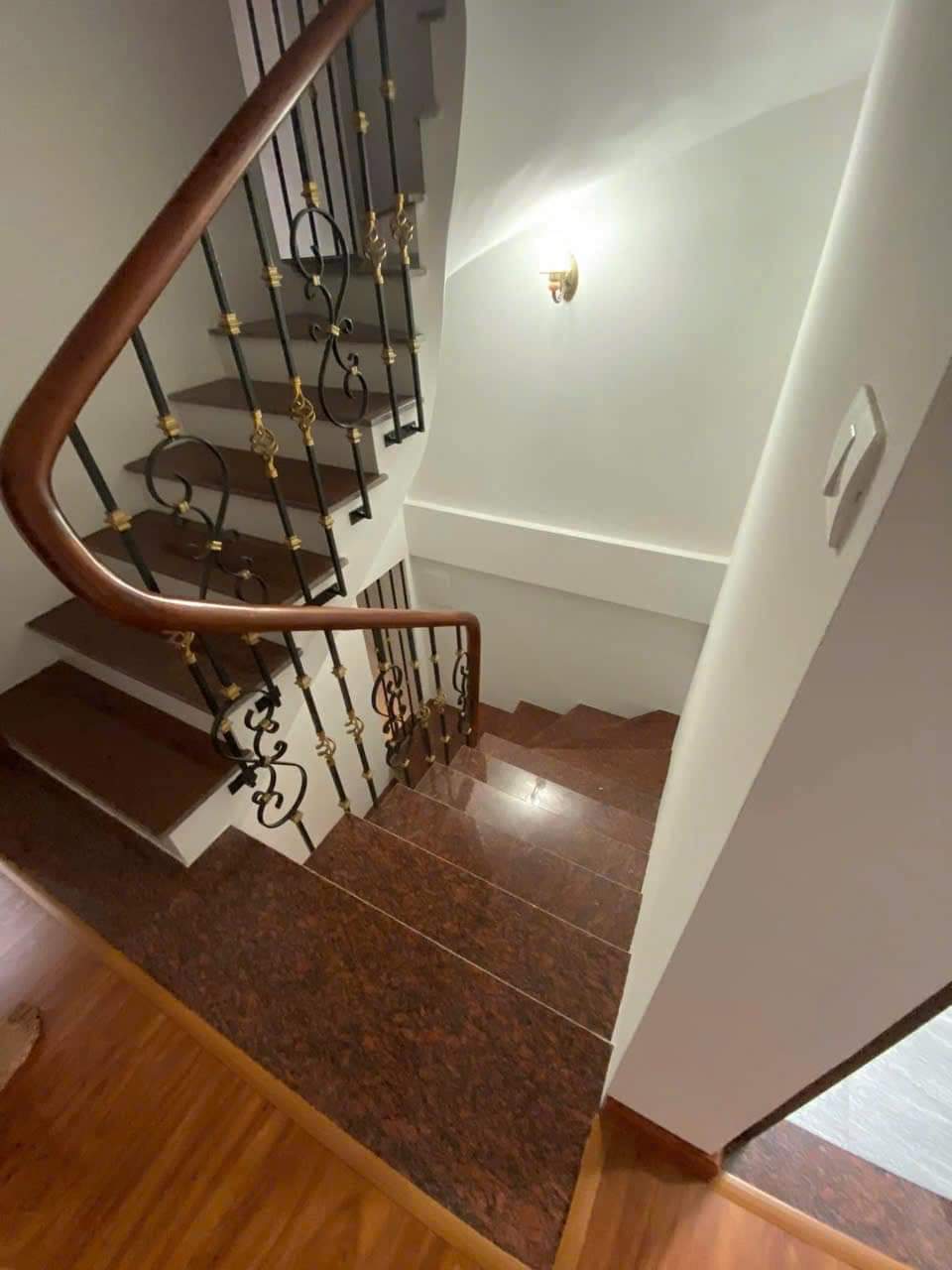 Tôi cho thuê nhà lô góc, mới,vỉa hè, 116m2- 5T, Nguyễn Thị Định_44 Tr 2