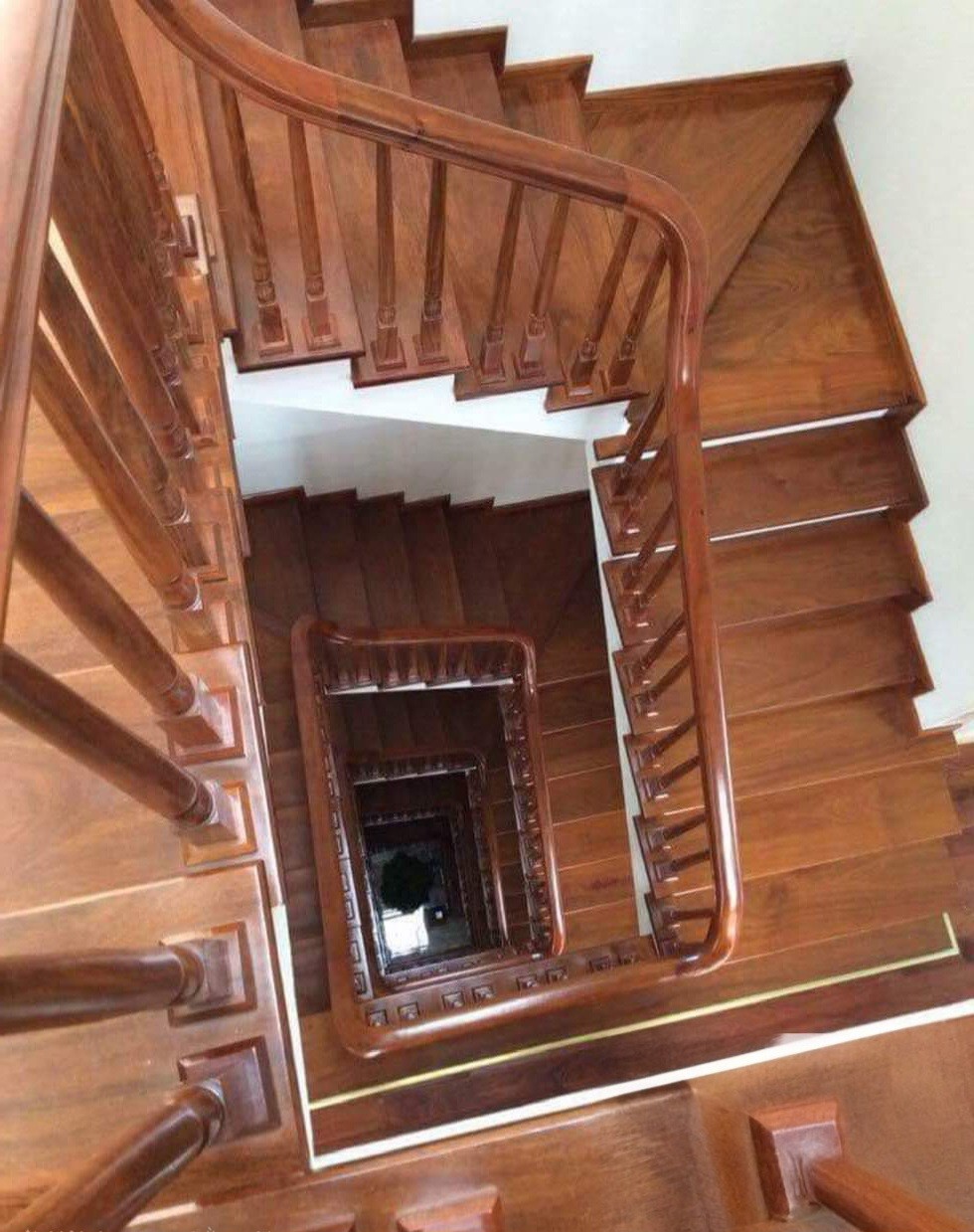 Nhà mình cho thuê nhà mới, căn góc, Thái Hà; vỉa hè 115m2* 5T- 45 Tr 2