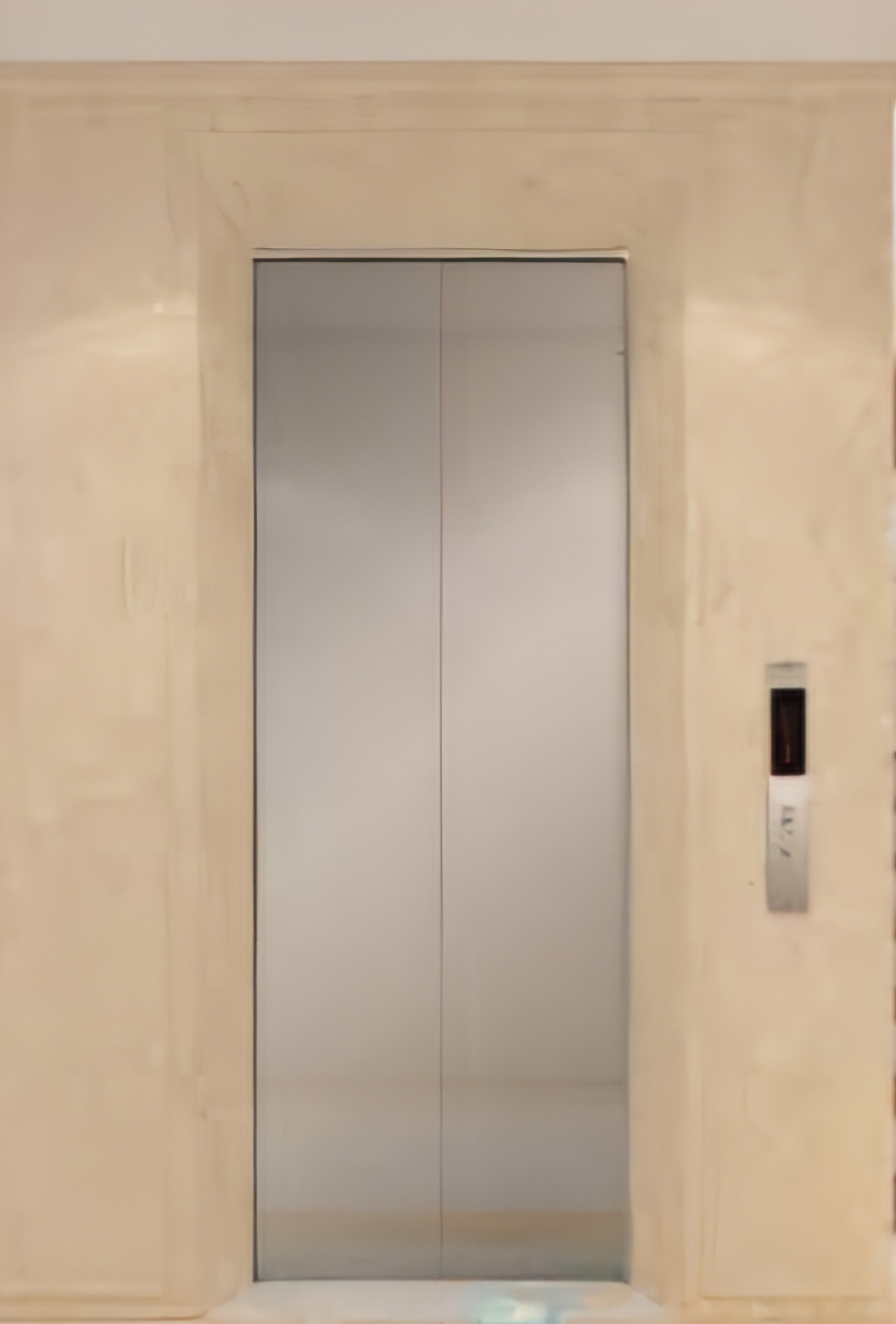 Tôi cho thuê nhà lô góc, mới,vỉa hè, 116m2- 5T, Nguyễn Thị Định_44 Tr