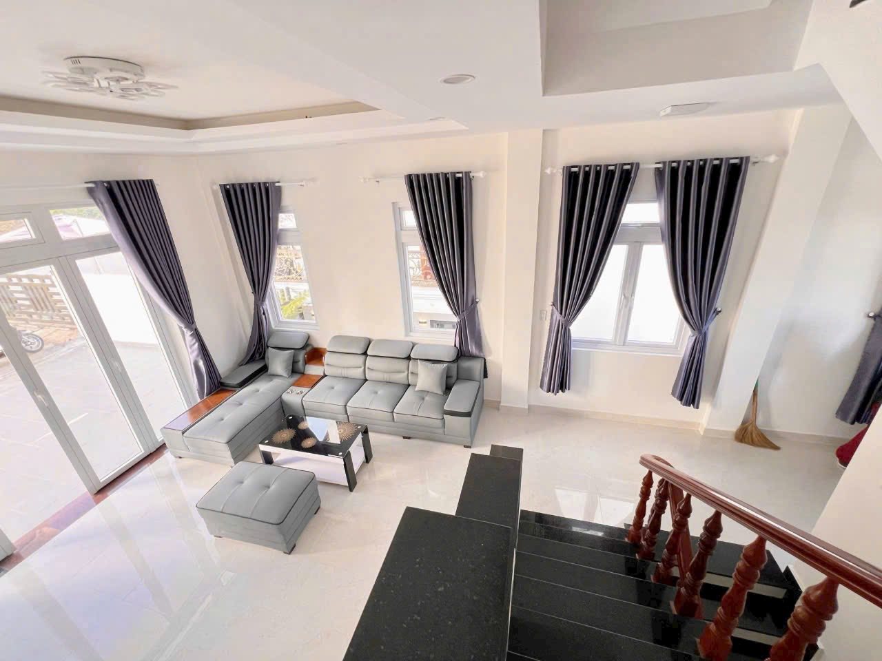 CẦN BÁN GẤP NHÀ ĐẸP MỚI XÂY ĐƯỜNG TRỊNH HOÀI ĐỨC, ĐÀ LẠT GIÁ 5.35 TỶ