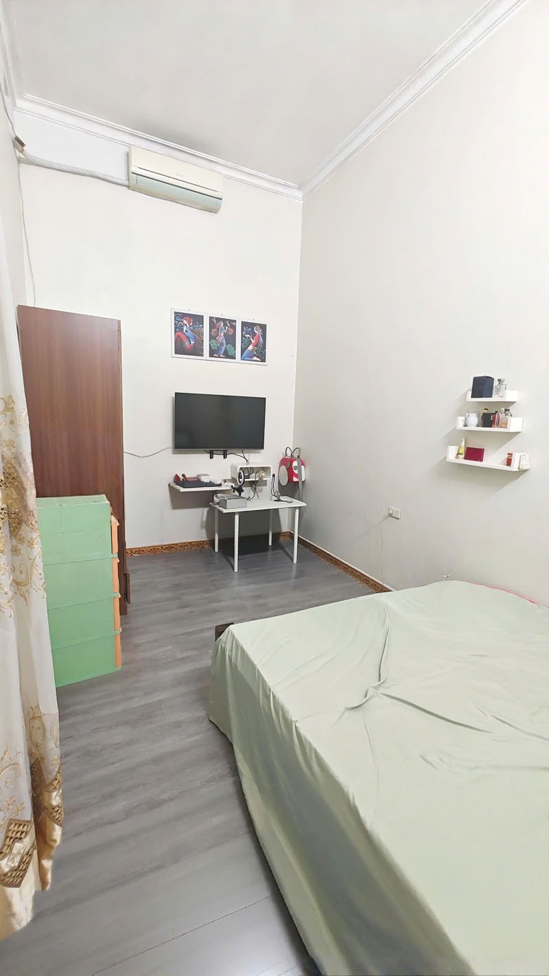 Cần bán 53,4m2 nhà 3 tầng cách 50m ra phố Nguyễn Văn Cừ. Nằm giữa trường Ngọc Lâm và Gia Thụy 3