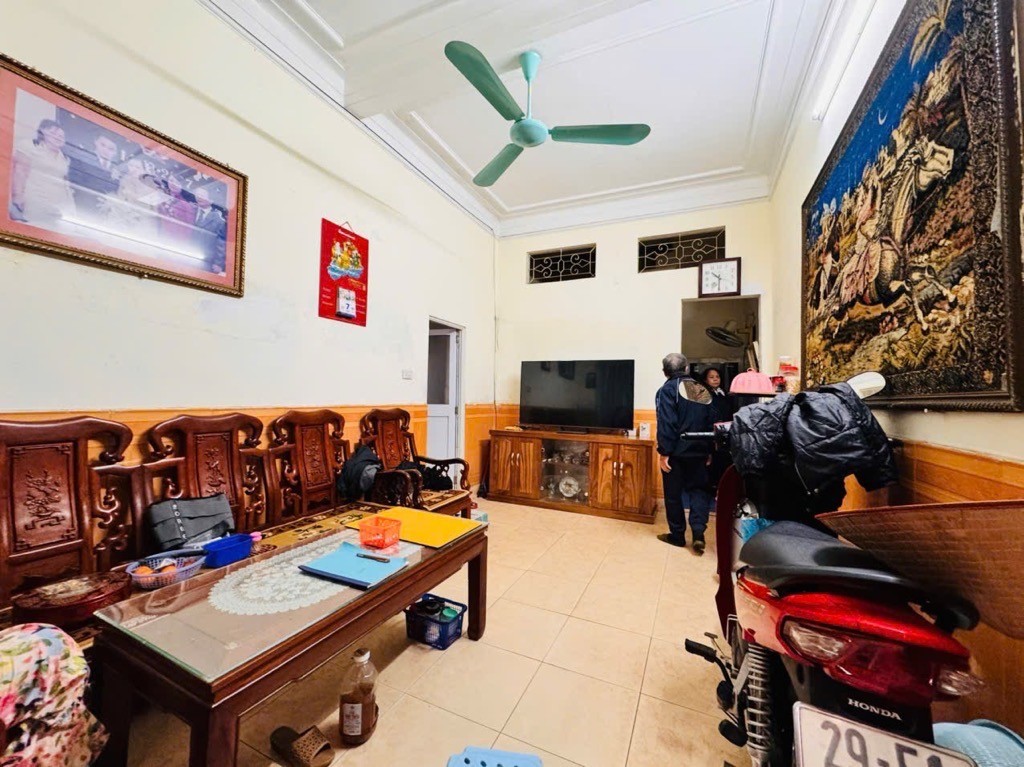 Bán nhà Thuỵ Khuê, Tây Hồ, ba gác, 43m2, 3 tầng, chỉ 8 tỷ