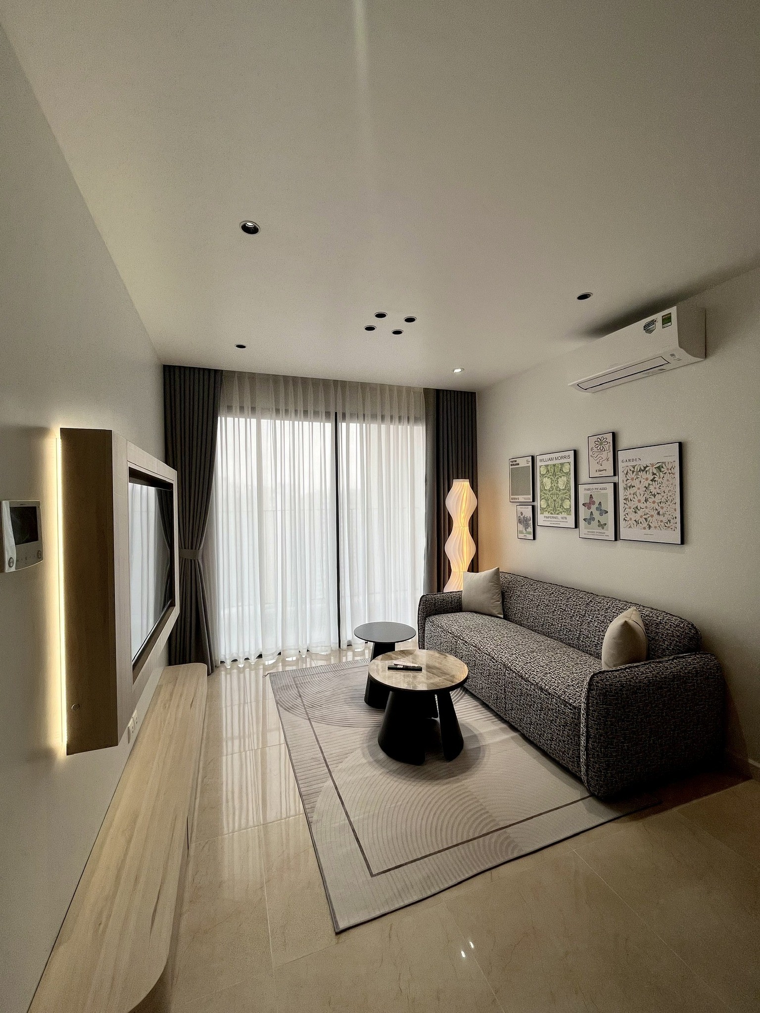BÁN CĂN 2PN rộng 71m2 - C6 Vinhomes D'Capitale - giá 100tr/m2 rẻ nhất 3
