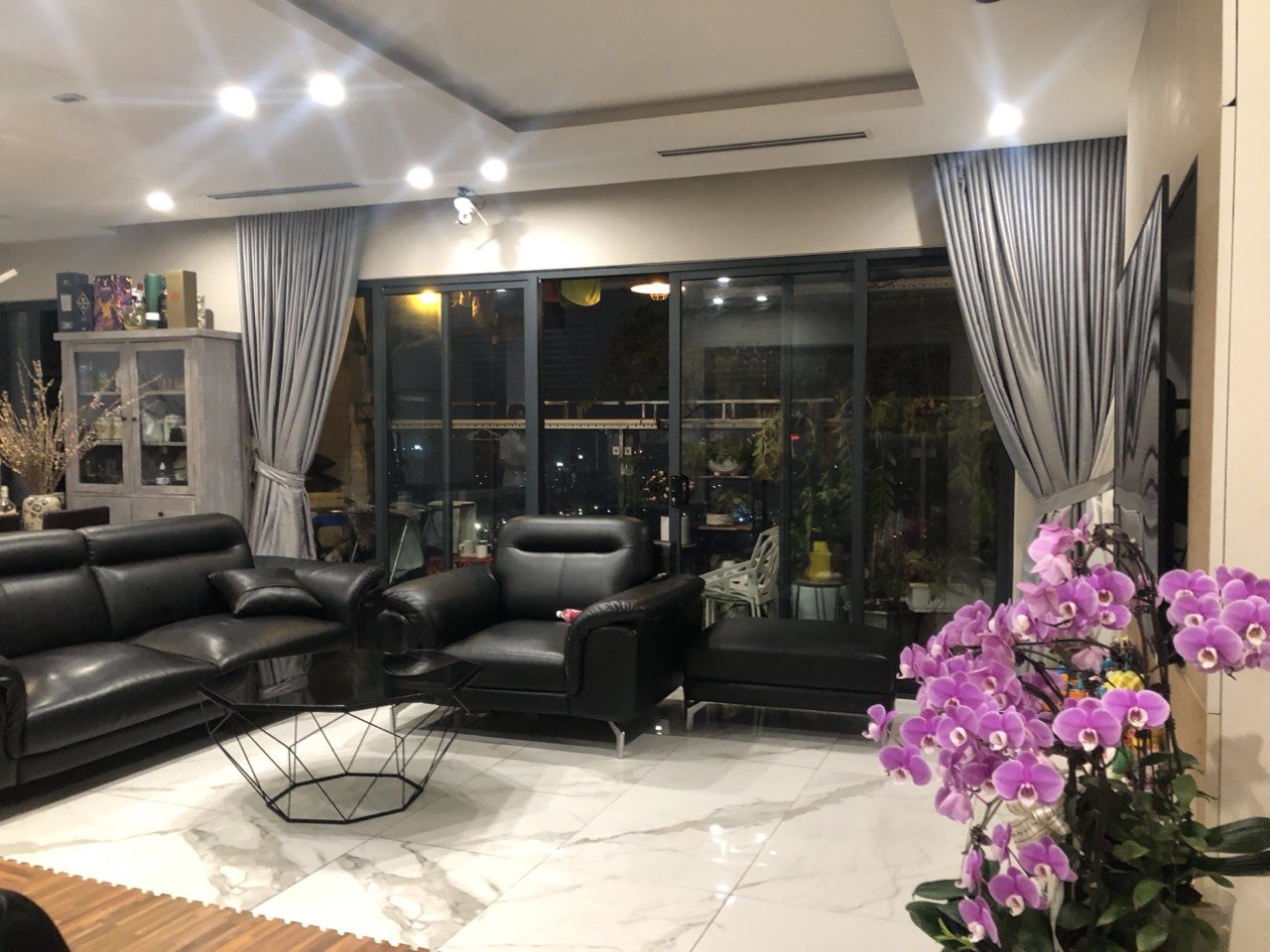 Bán CĂN HOA HẬU 4PN cực đẹp tại Imperia Garden giá 9x(tr/m2)