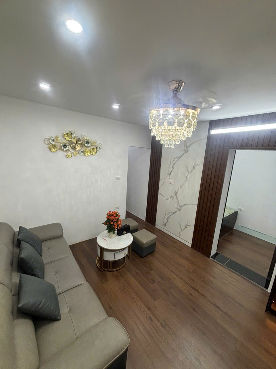 Cho thuê nhà đẹp, THANG MÁY 36m x 7T giá 25 triệu, ở và kinh doanh Đào Tấn, Ba Đình