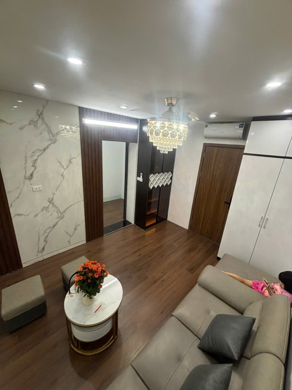 Cho thuê nhà đẹp, THANG MÁY 36m x 7T giá 25 triệu, ở và kinh doanh Đào Tấn, Ba Đình 2
