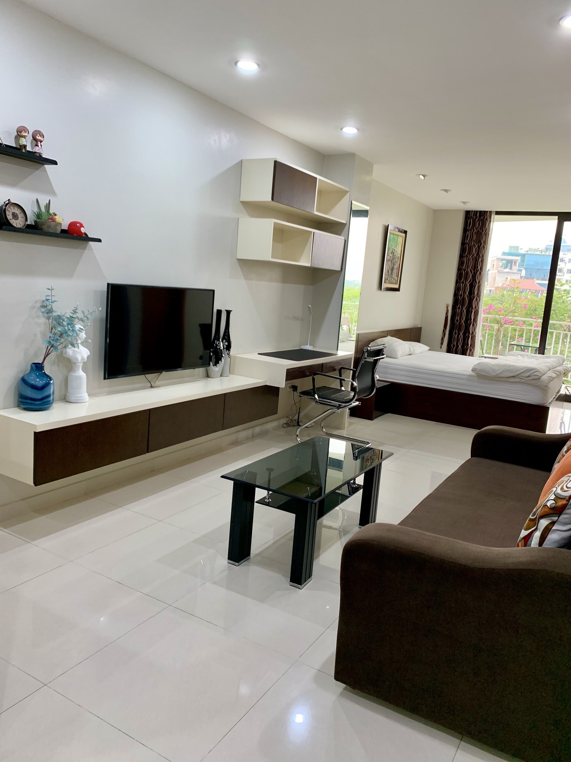 Cho thuê căn hộ 1PN tại Trúc Bạch, Ba Đình, rộng 60m2, có ban công, view hồ rất đẹp 4
