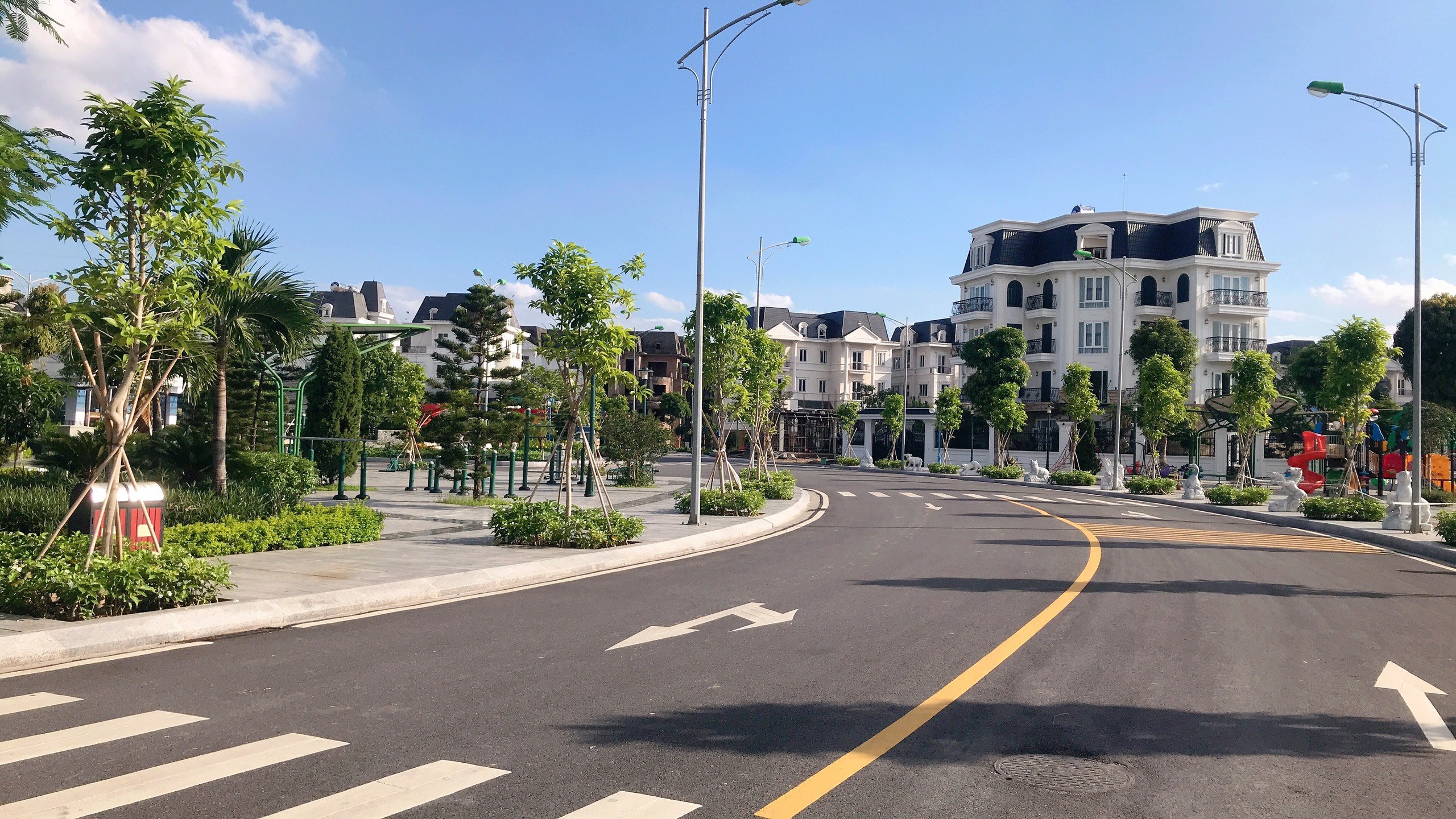 BIỆT THỰ NHÀ VƯỜN 222M2 DÃY NV8 KHU ĐÔ THỊ LIDECO (0915458886) 2