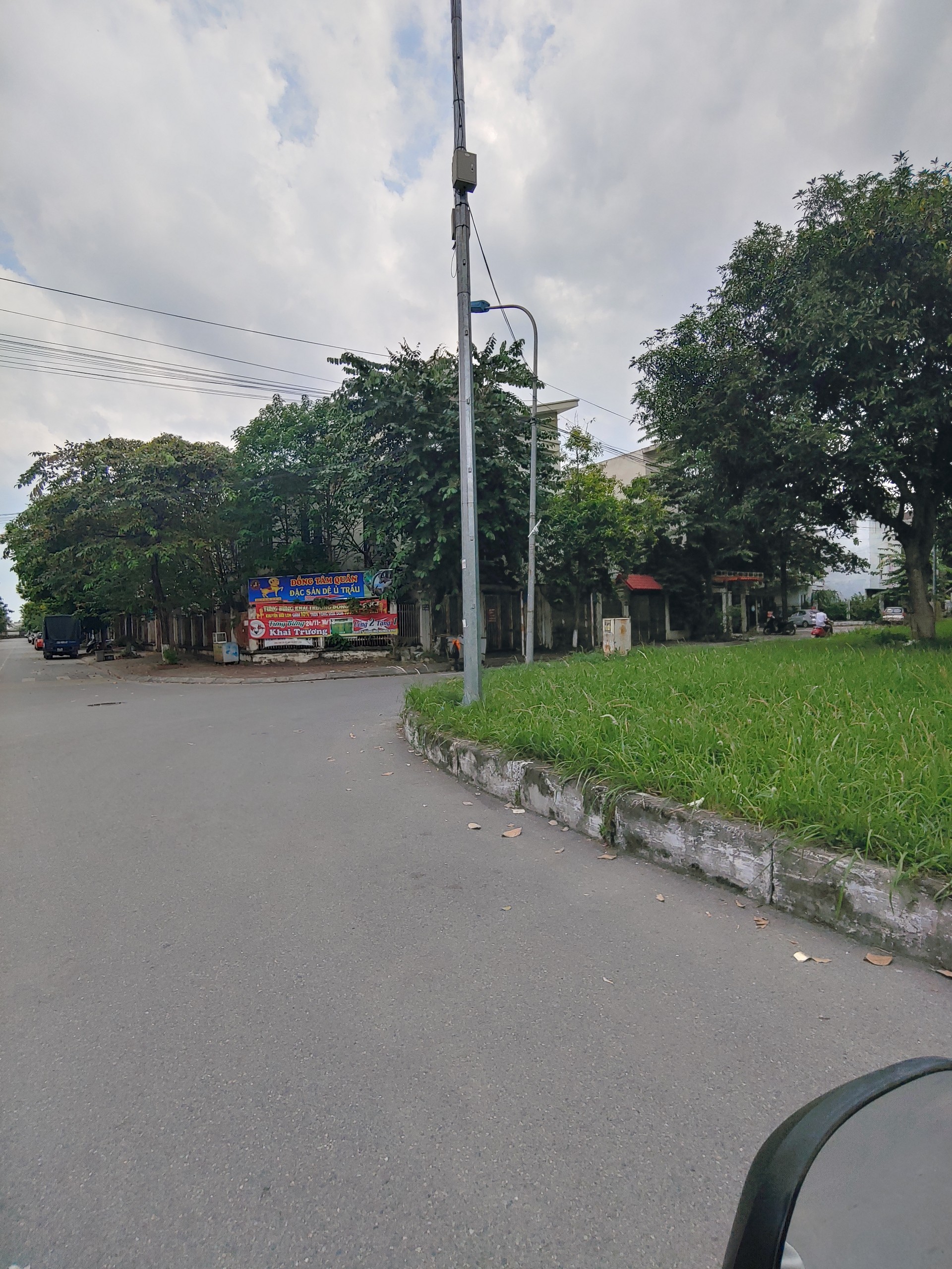 CẦN BÁN CĂN LIỀN KỀ Ở LK3 TẠI KHU ĐÔ THỊ TÂN TÂY ĐÔ  (0915458886)