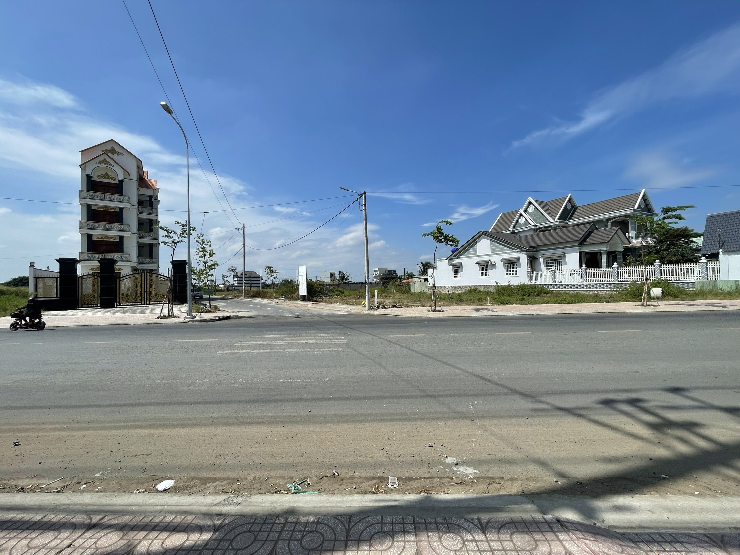 Trục chính kdc Nam Phong Ecotown 115m2 giá ngộp cần bán gấp 1 tỏi 450tr