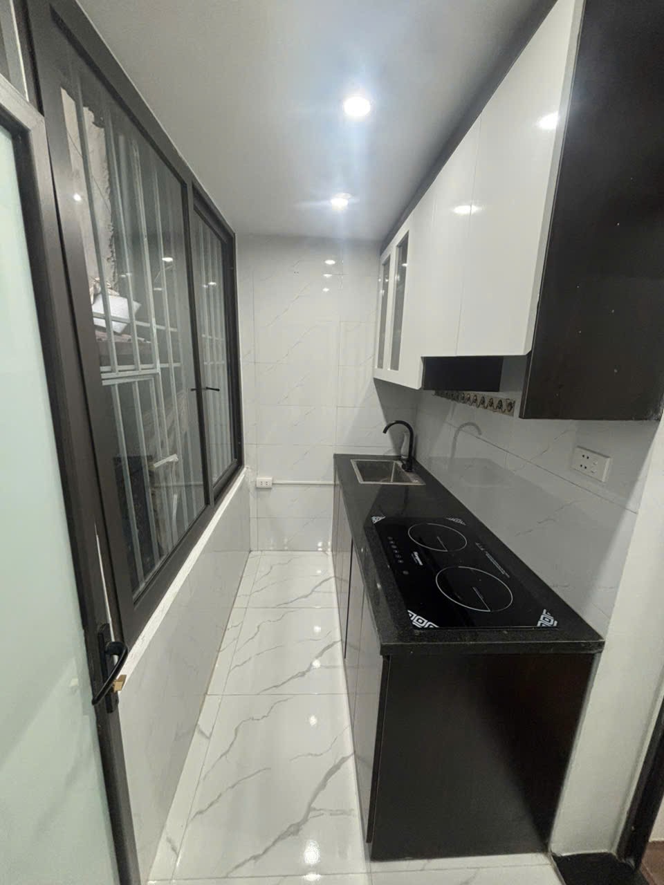 Cho thuê nhà đẹp, THANG MÁY 36m x 7T giá 25 triệu, ở và kinh doanh Đào Tấn, Ba Đình 5