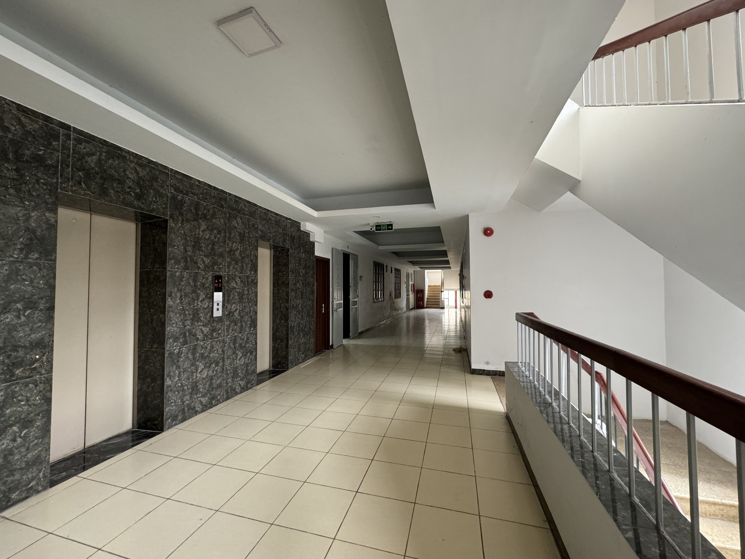 Cần bán Căn hộ chung cư dự án Khu chung cư Xuân La, Diện tích 122m², Giá Thương lượng 4
