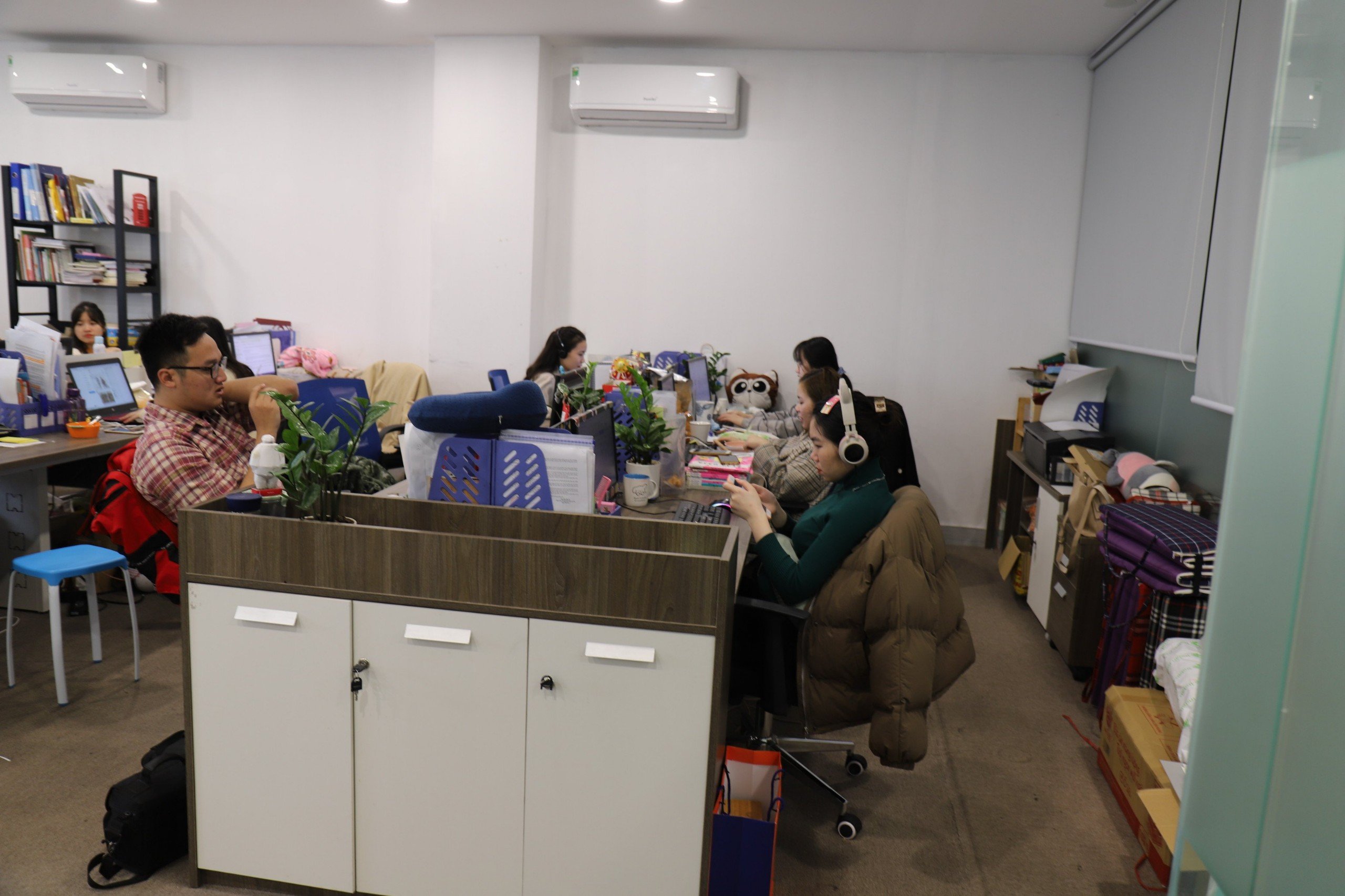 Cho thuê Văn phòng đường Hoàng Cầu, Phường Ô Chợ Dừa, Diện tích 55m, 120m view Hồ. 3