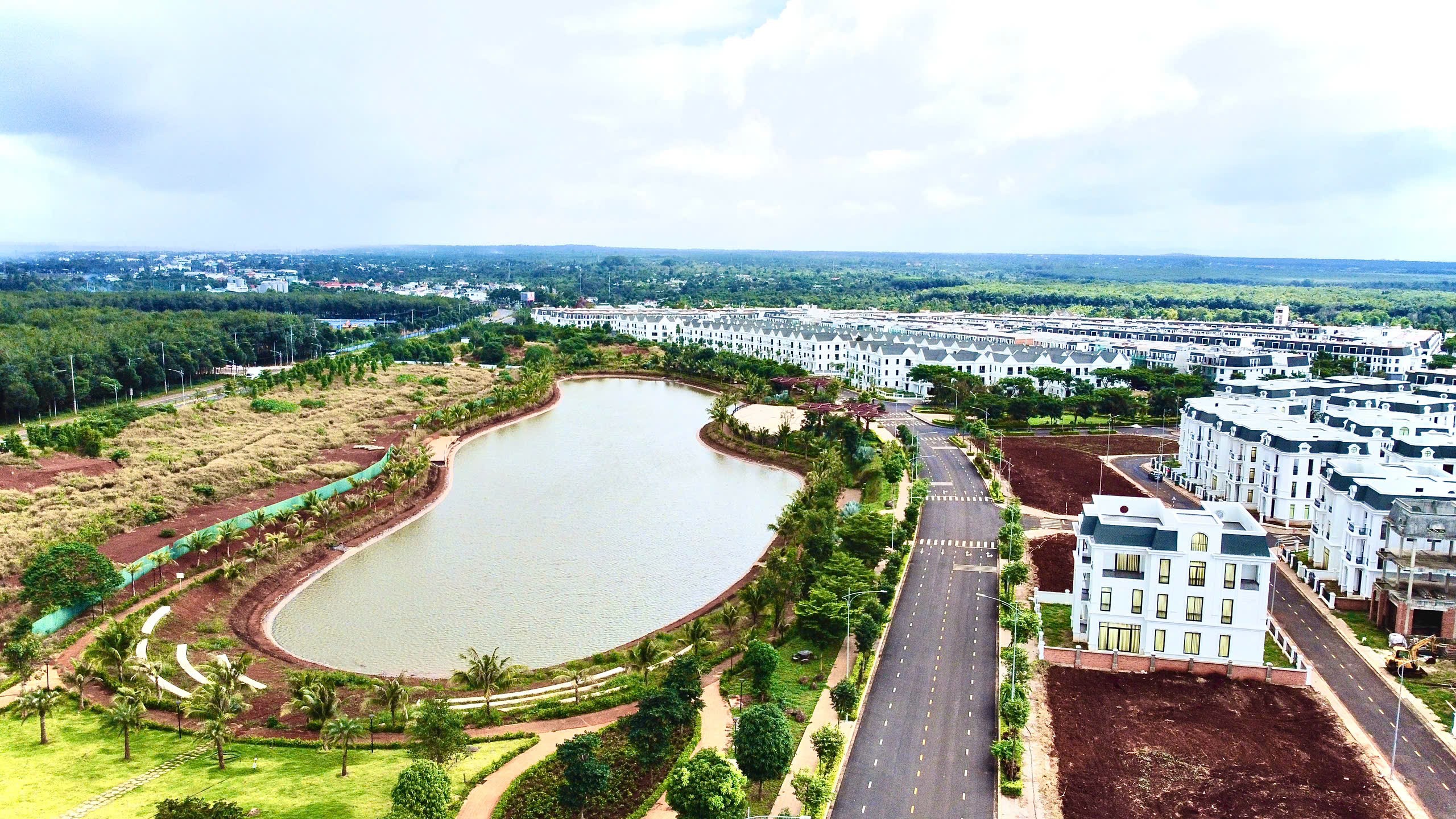 Shophouse mặt tiền Tôn Đức Thắng giá tốt. sẵn sổ. Bàn giao ngay 4