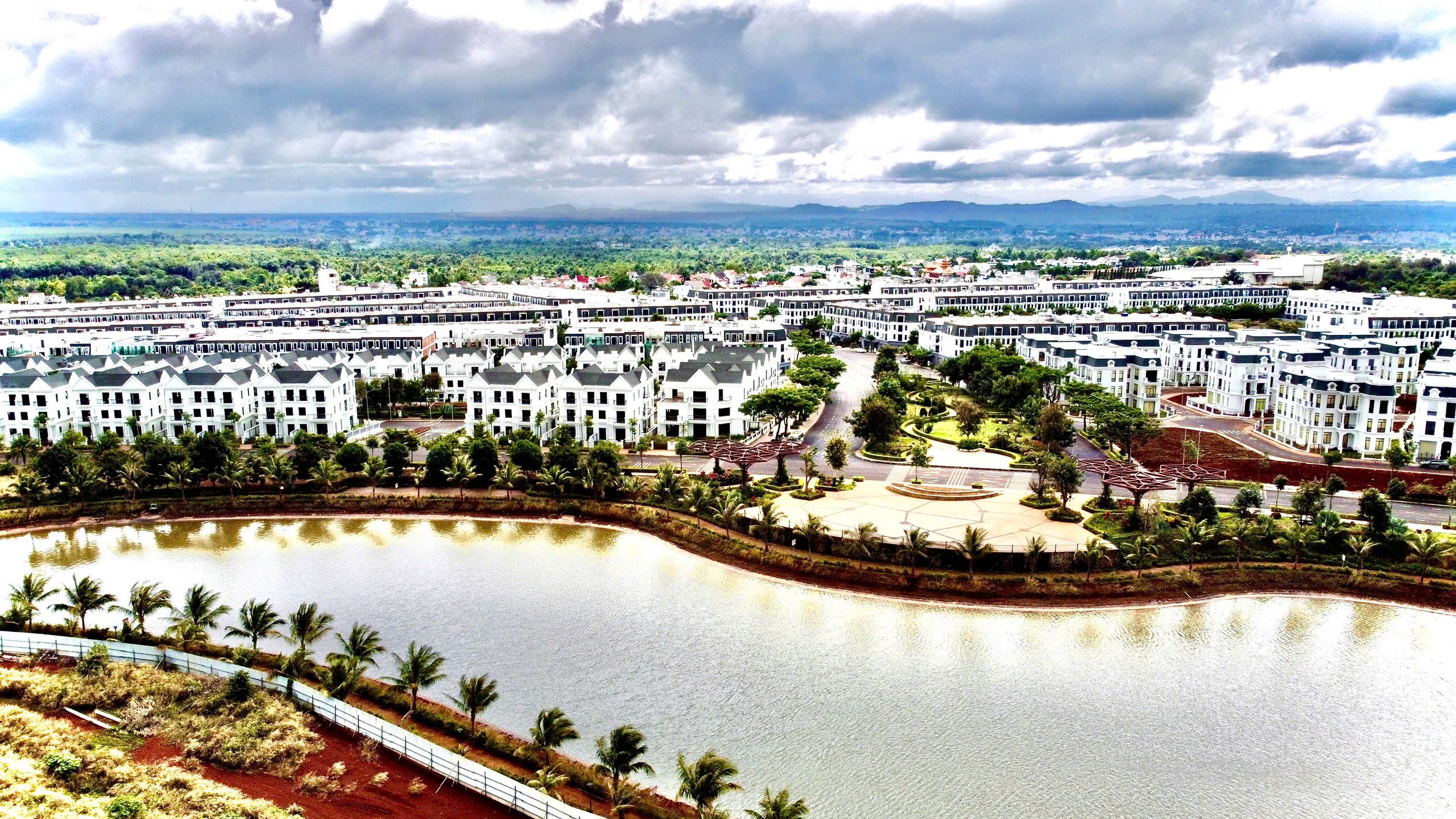Shophouse mặt tiền Tôn Đức Thắng giá tốt. sẵn sổ. Bàn giao ngay 5