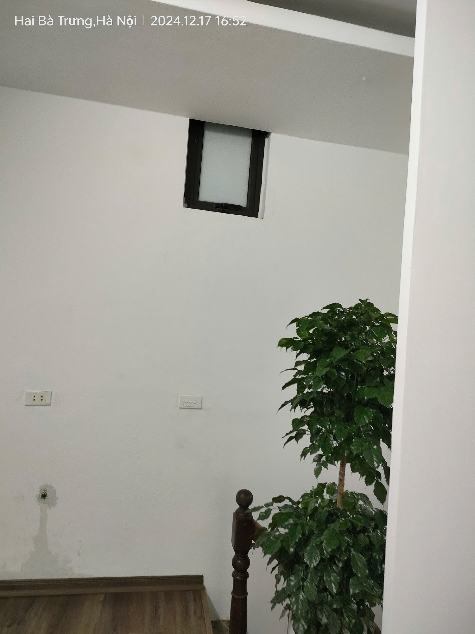 Cho thuê nguyên căn ngõ Tân Lạc - Đại La 15m, 5 tầng, mặt tiền 3.5m, 5 tr/th Hai Bà Trưng.