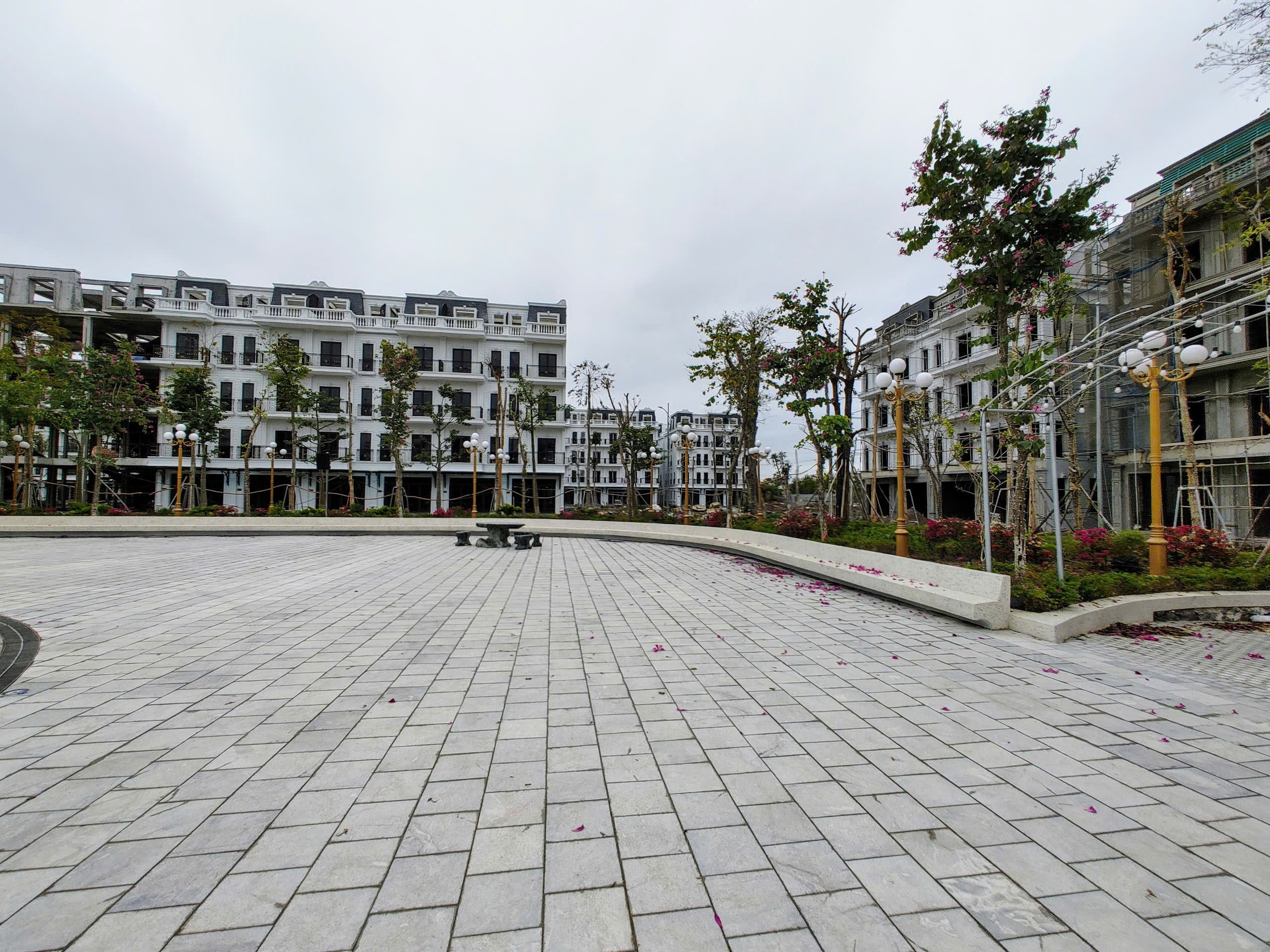 CẦN BÁN NHANH LK4 HƯỚNG ĐÔNG NAM KĐT ĐÔNG DƯƠNG RESIDENCE ĐỨC THƯỢNG (0915458886) 2