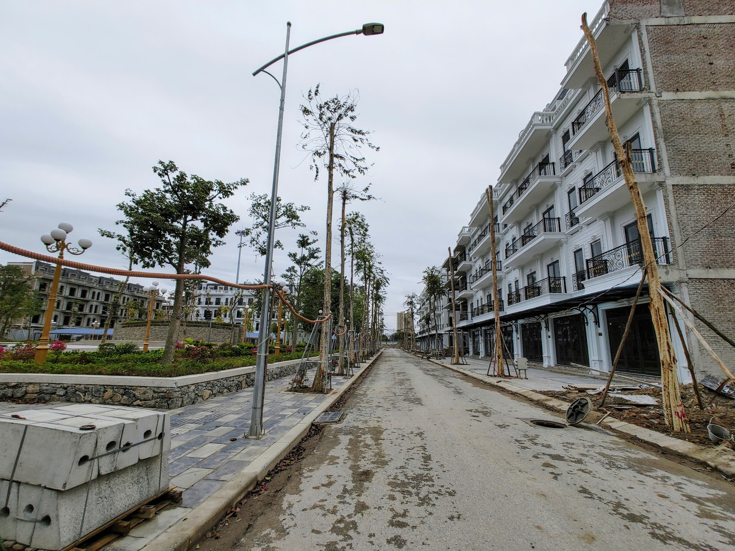 THANH KHOẢN 2 CĂN LK6 ĐƯỜNG 24M ĐÔNG DƯƠNG RESIDENCE – ĐỨC THƯỢNG (0915458886) 2