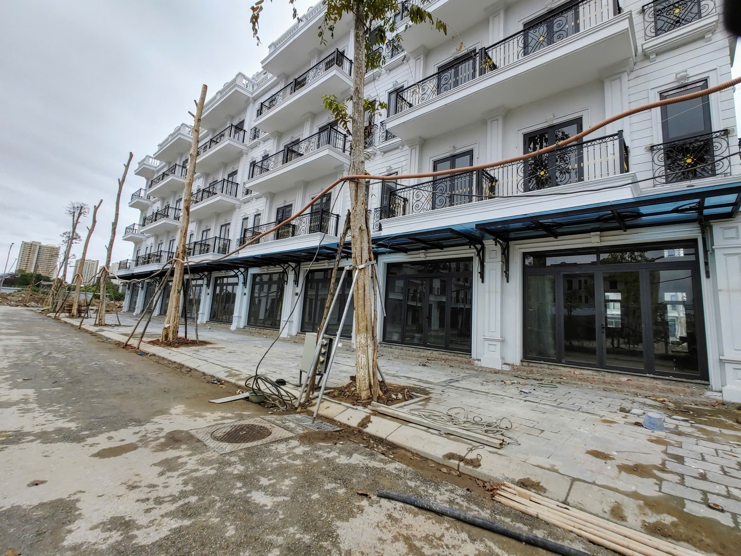 BÁN LIỀN KỀ 4 VIEW BÃI GỬI XE TẠI KDT ĐÔNG DƯƠNG RESIDENCE – ĐỨC THƯỢNG (0915458886) 3