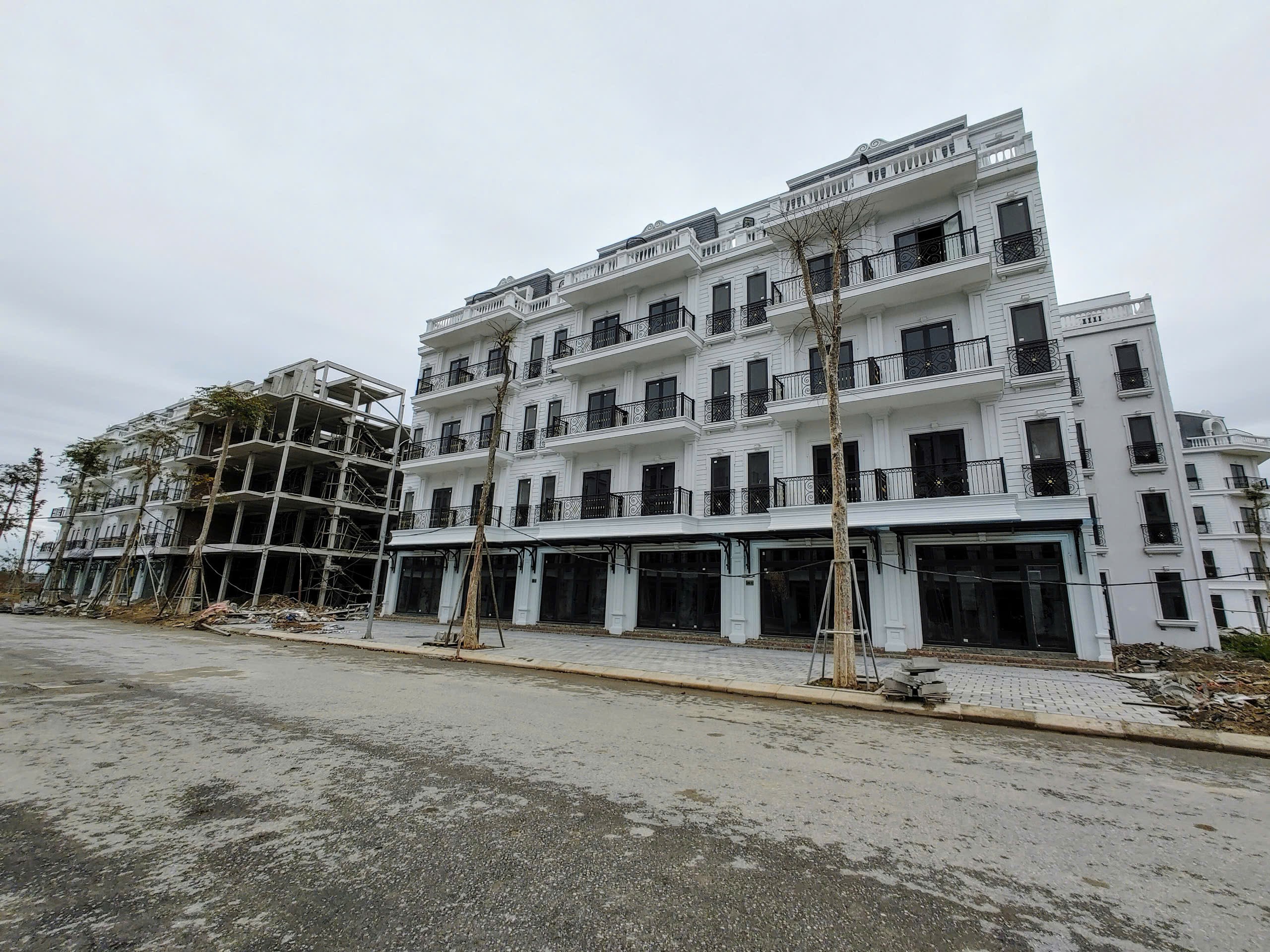 BÁN 80M2 LIỀN KỀ 6 MẶT ĐƯỜNG 12M KĐT ĐÔNG DƯƠNG RESIDENCE – ĐỨC THƯỢNG  (0915458886) 3