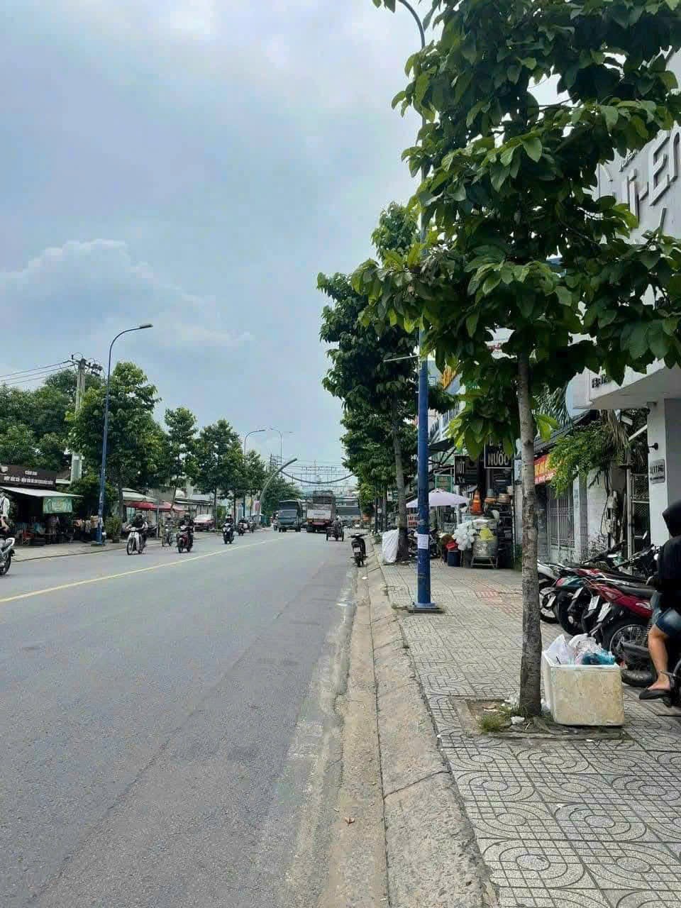NHÀ MẶT TIỀN (9x27), NỞ HẬU ĐẸP 10M - LÊ THỊ HÀ – HÓC MÔN – GIÁ CHỈ 27 TỶ