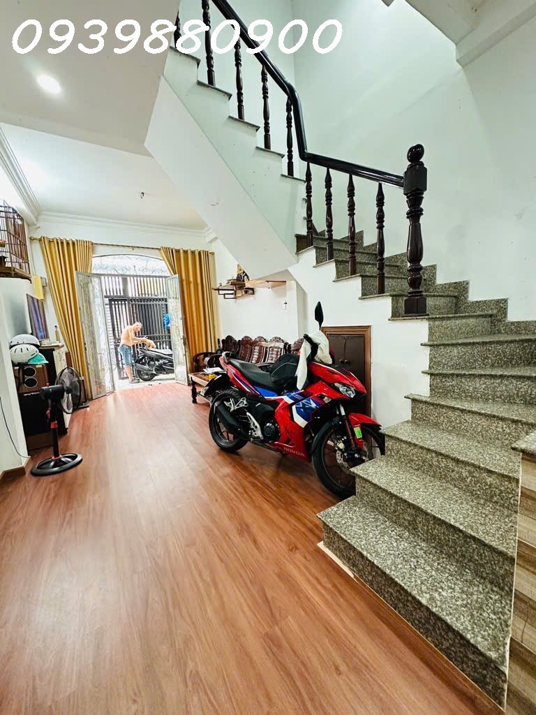 Phú Nhuận, sát mặt tiền - 40m2 - 6,45Tỷ TL 3
