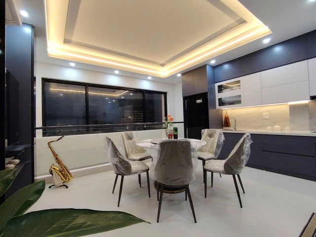 NHÀ MỚI NGÕ THÔNG Ô TÔ Phố Đề Đề-Long Biên 40m2 X 6 tầng, mặt tiền 5m,11.2 tỷ. CÓ THƯƠNG LƯỢNG. 2