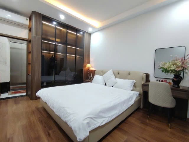 NHÀ MỚI NGÕ THÔNG Ô TÔ Phố Đề Đề-Long Biên 40m2 X 6 tầng, mặt tiền 5m,11.2 tỷ. CÓ THƯƠNG LƯỢNG. 4