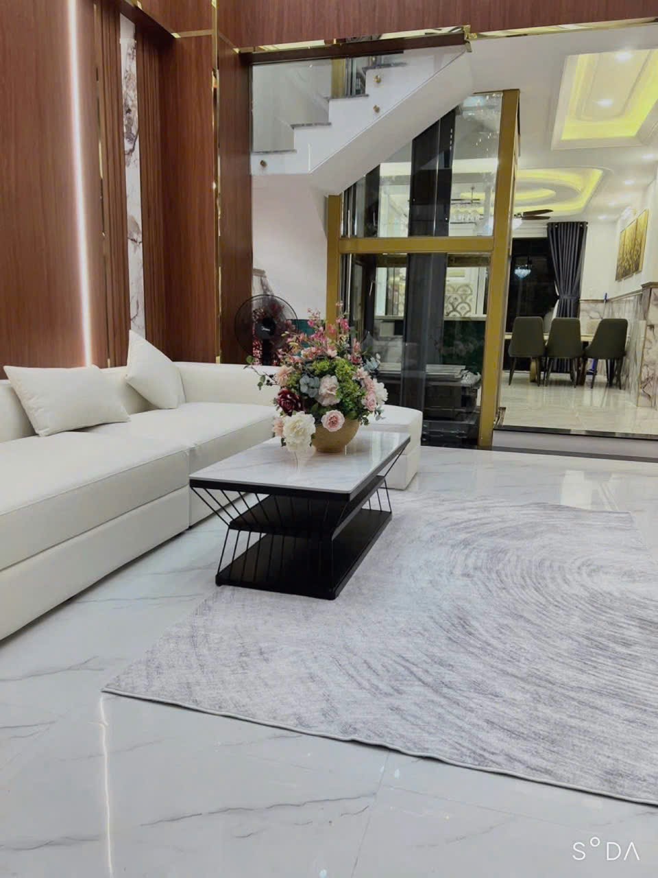 Bán nhà đường số 43 P.Bình Thuận,Quận 7 dt 4x20m,4 lầu, st mới đẹp Giá 17.5 Tỷ 3