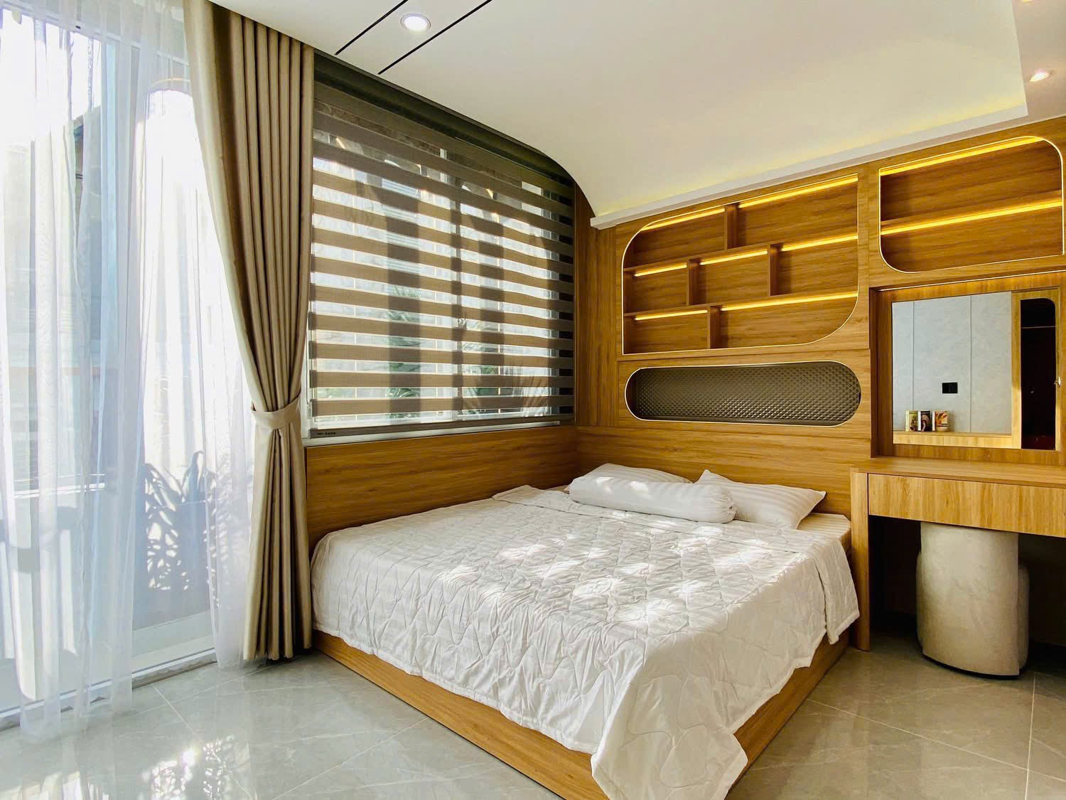 Không phải nhà nào cũng có thang máy, phòng xông hơi & gara – nhưng căn này có tất cả 12