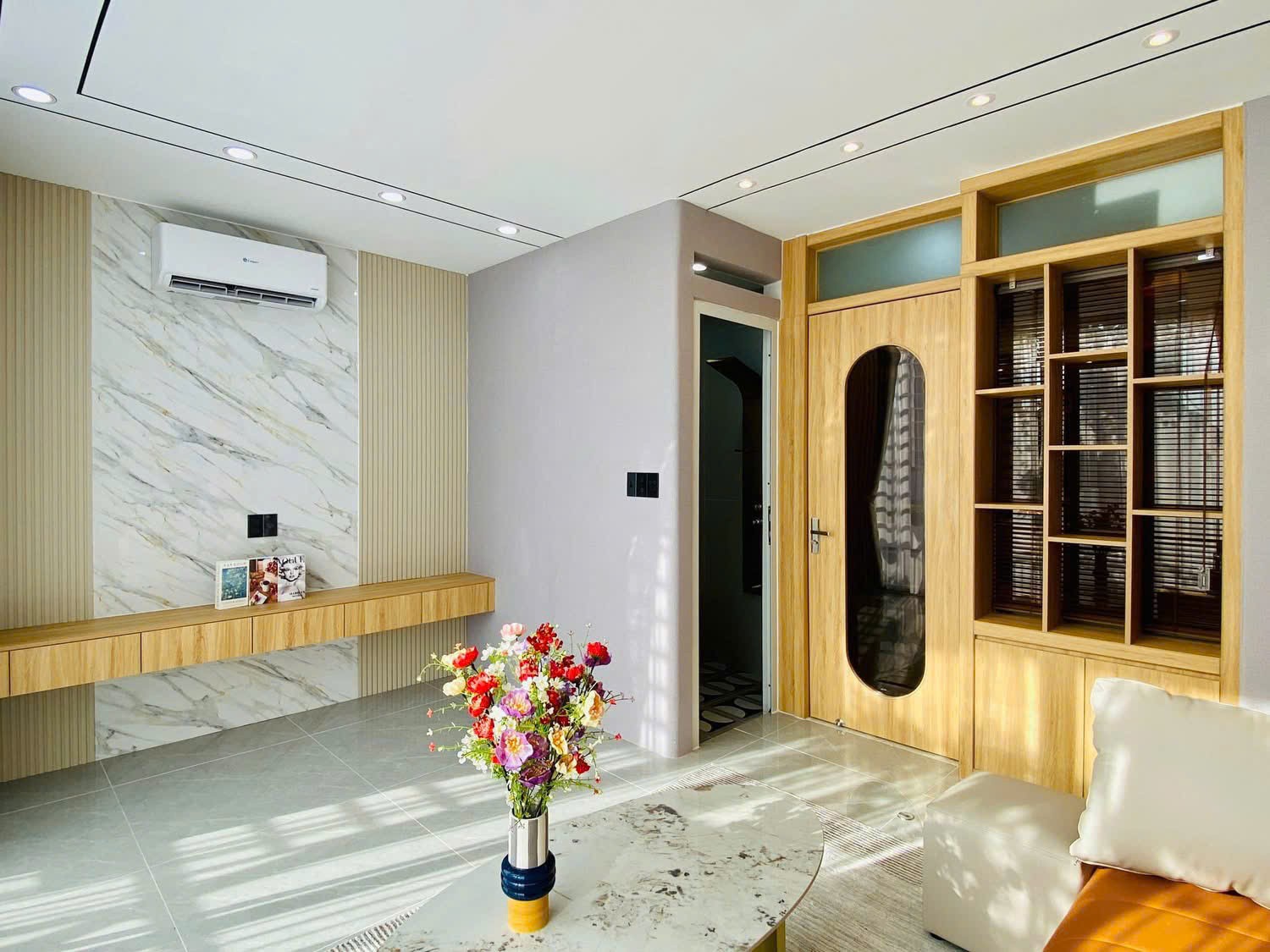 Không phải nhà nào cũng có thang máy, phòng xông hơi & gara – nhưng căn này có tất cả 14