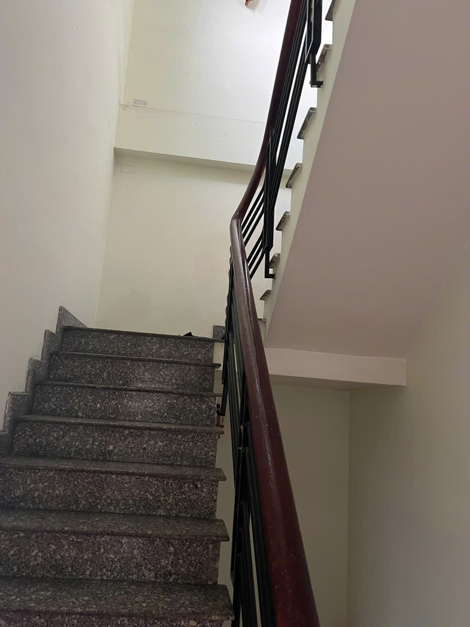 BÁN GẤP NHÀ (6.8x21.5) MẶT TIỀN NGUYỄN THỊ THƠI – Q.12 – TRỆT 2 LẦU BTCT 5