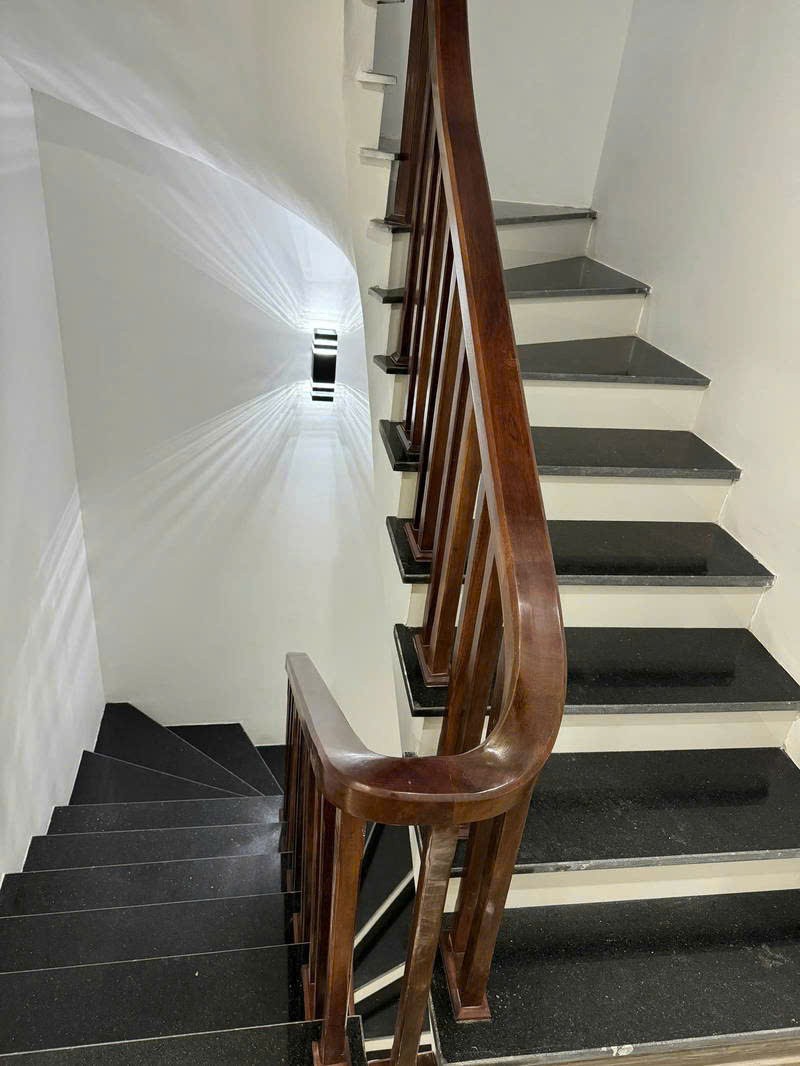 Bán LIỀN KỀ Văn Quán,Hà Đông 75m x 5 tầng giá 18 tỷ , Ô TÔ KINH DOANH.