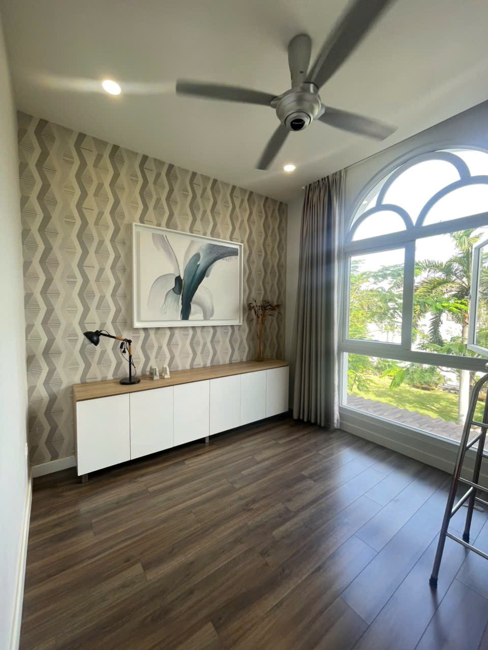 Cho thuê Nhà mặt tiền Phường Phú Hữu, Quận 9, Diện tích 251m², Giá 68 Triệu/tháng 9