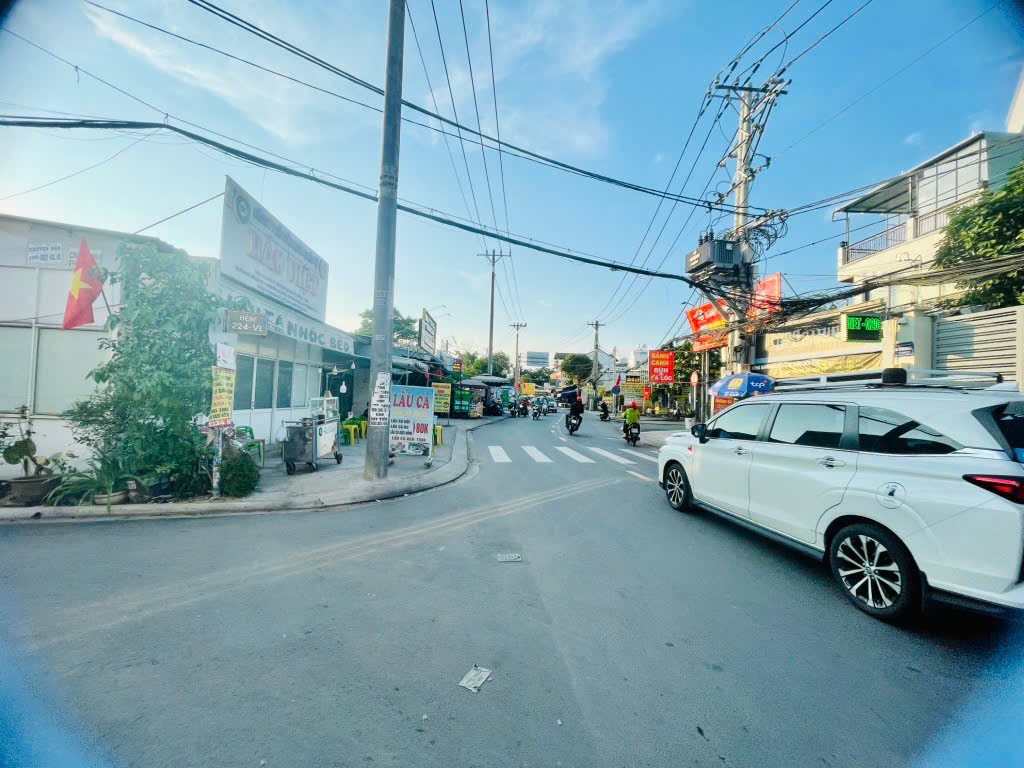 ĐẤT GIÁP GÒ VẤP – LÔ GÓC VIEW KÊNH THAM LƯƠNG 374m², NGANG 14.2M,  21T