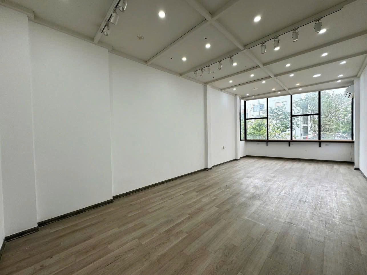 Cần bán Nhà mặt tiền đường Phạm Ngọc Thạch, Phường Kim Liên, Diện tích 60m², Giá 28.5 Tỷ 5
