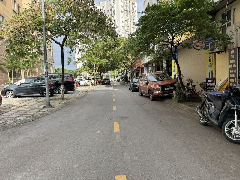 Cần bán 93,6m2 đất mặt phố Nguyễn Văn Hưởng - Sau là hồ Quán Tình, thoáng mát, sạch sẽ 3