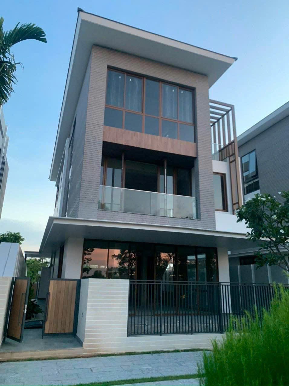 Cần bán Biệt thự Quận 7, Hồ Chí Minh, Diện tích 300m², Giá 55 Tỷ 2