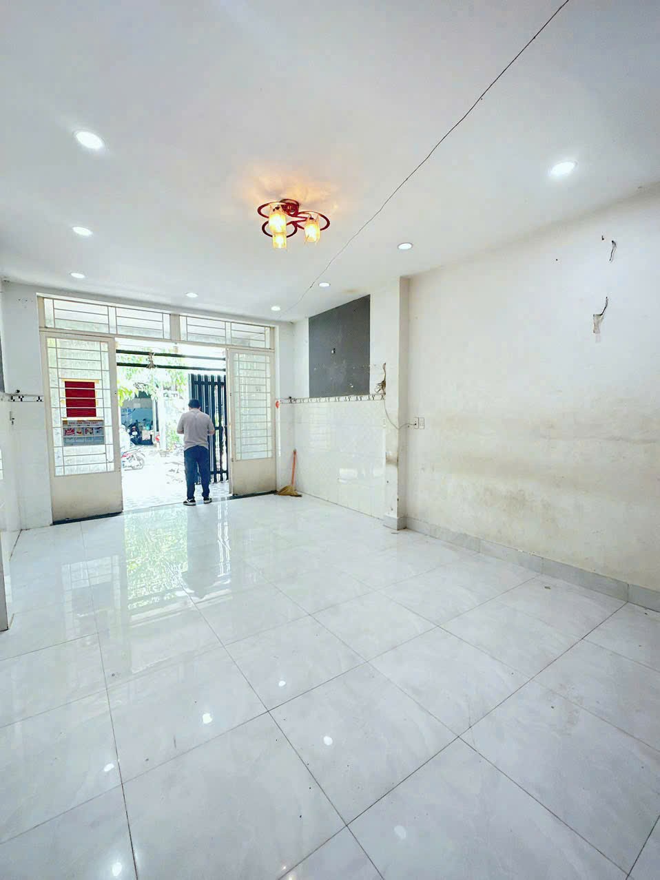 Nhà mặt tiền đường số 13, Bình Hưng Hòa dt 72m2 1 lầu 3pn 3wc giá 7,1 tỷ 2