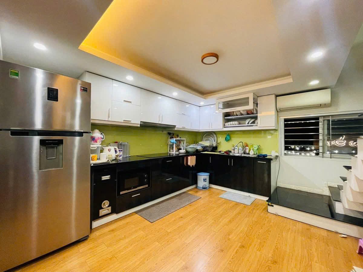 GIA ĐÌNH CẦN BÁN 98M2, 5 TẦNG, GIÁ 20 TỶ. HOÀNG VĂN THÁI, THANH XUÂN 3