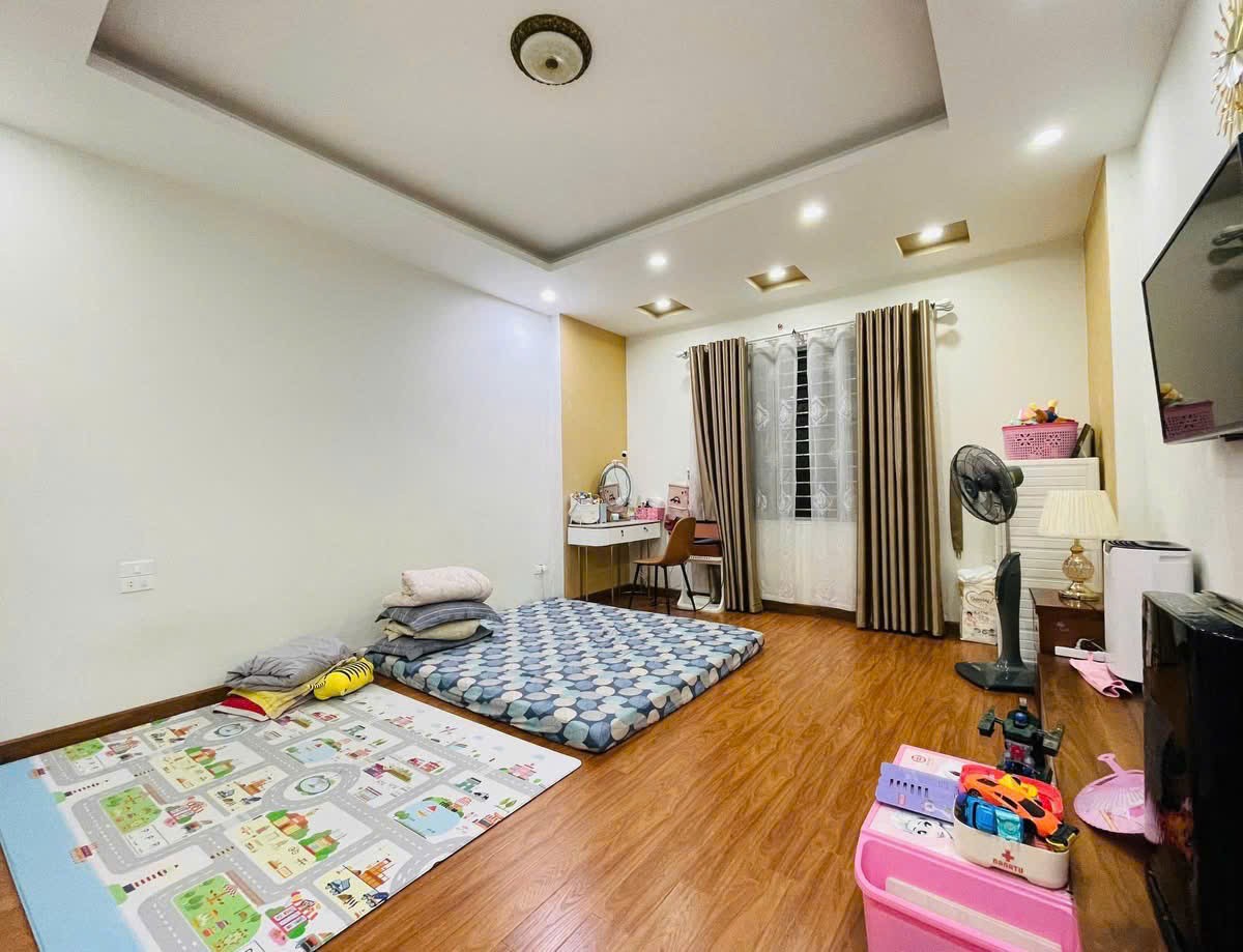 GIA ĐÌNH CẦN BÁN 98M2, 5 TẦNG, GIÁ 20 TỶ. HOÀNG VĂN THÁI, THANH XUÂN 4