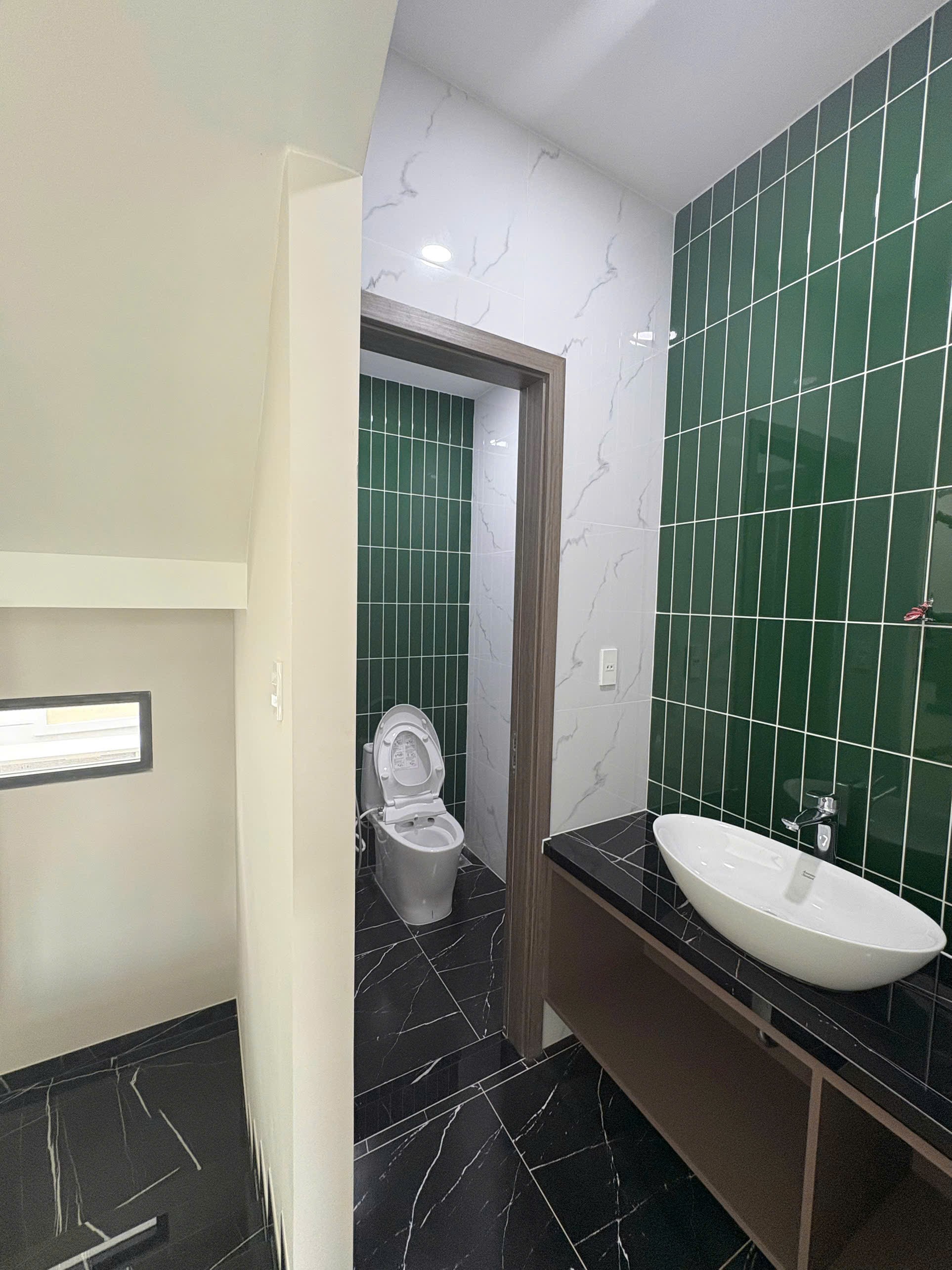 Cho thuê Nhà mặt tiền Phường Phú Hữu, Quận 9, Diện tích 136m², Giá 035 Triệu/tháng 5