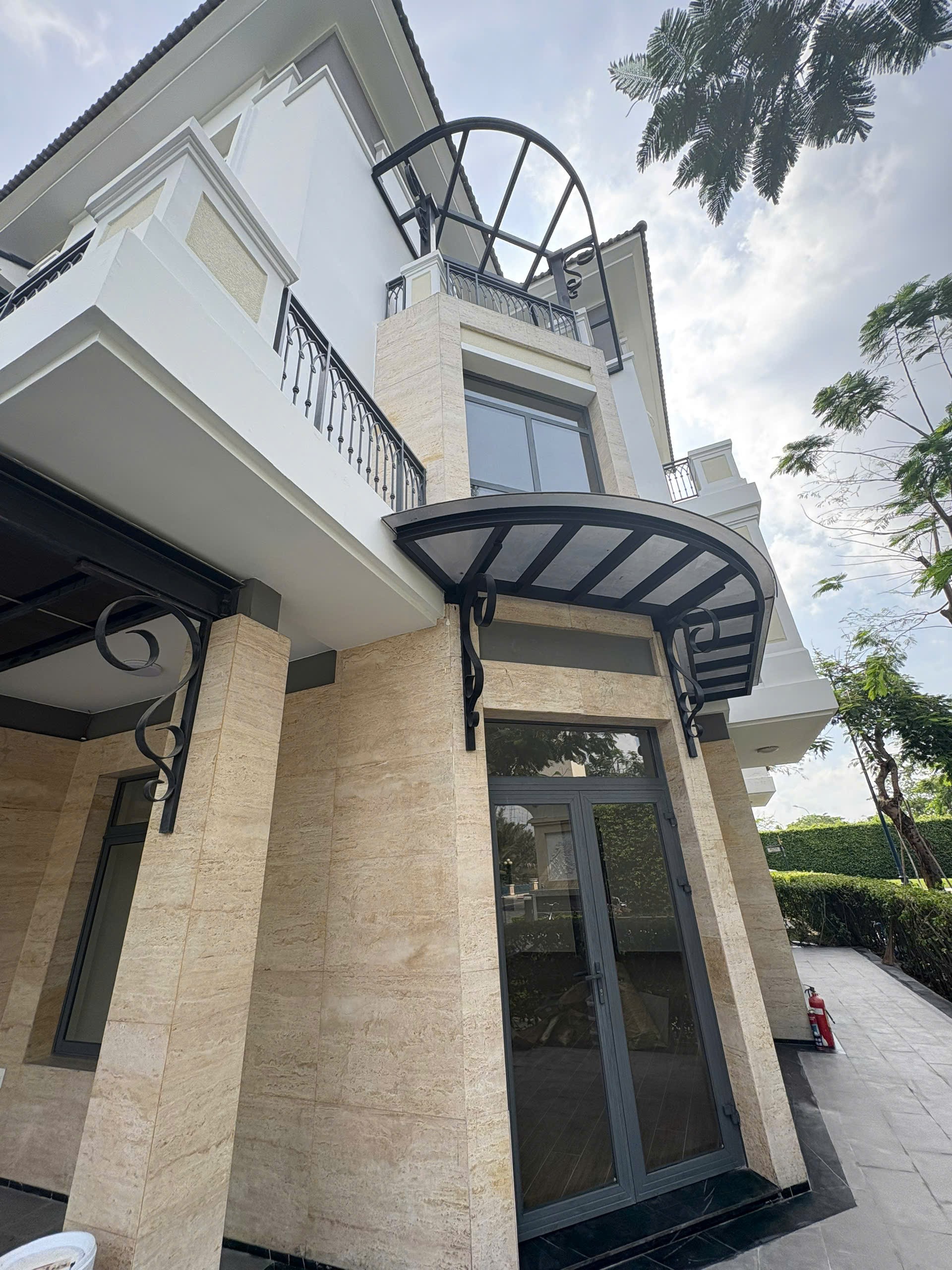 Cho thuê Nhà mặt tiền Phường Phú Hữu, Quận 9, Diện tích 136m², Giá 035 Triệu/tháng 4