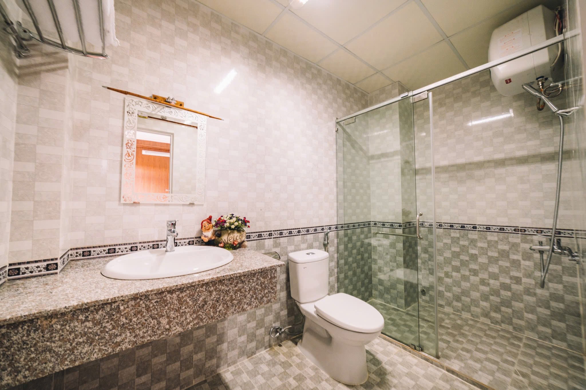 CHO THUÊ KHÁCH SẠN FULL NỘI THẤT KQH TRẦN LÊ PHƯỜNG 4 ĐÀ LẠT giá 22tr - CÓ GPKD - PCCC 5
