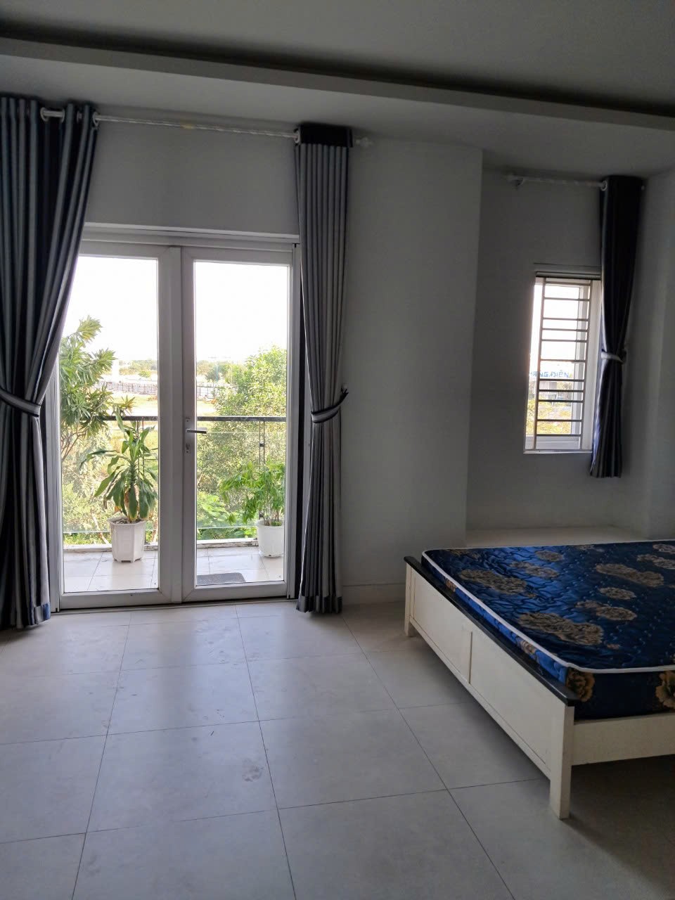 Cho thuê Nhà mặt tiền Phường Phú Hữu, Quận 9, Diện tích 75m², Giá 013.5 Triệu/tháng