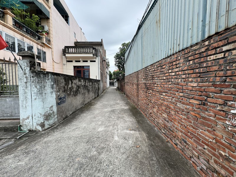 Cần bán 100m2 đất thôn Đại Bản, Gia Lâm. Cách hồ 20m, cách 100m ra đường Dương Đức Hiển (QL17) 4