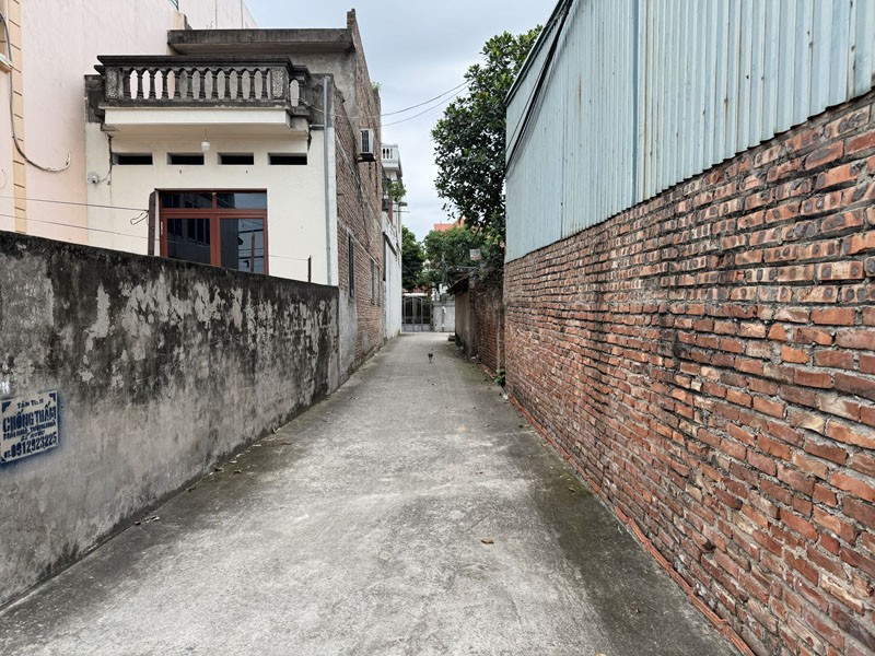 Cần bán 100m2 đất thôn Đại Bản, Gia Lâm. Cách hồ 20m, cách 100m ra đường Dương Đức Hiển (QL17) 5