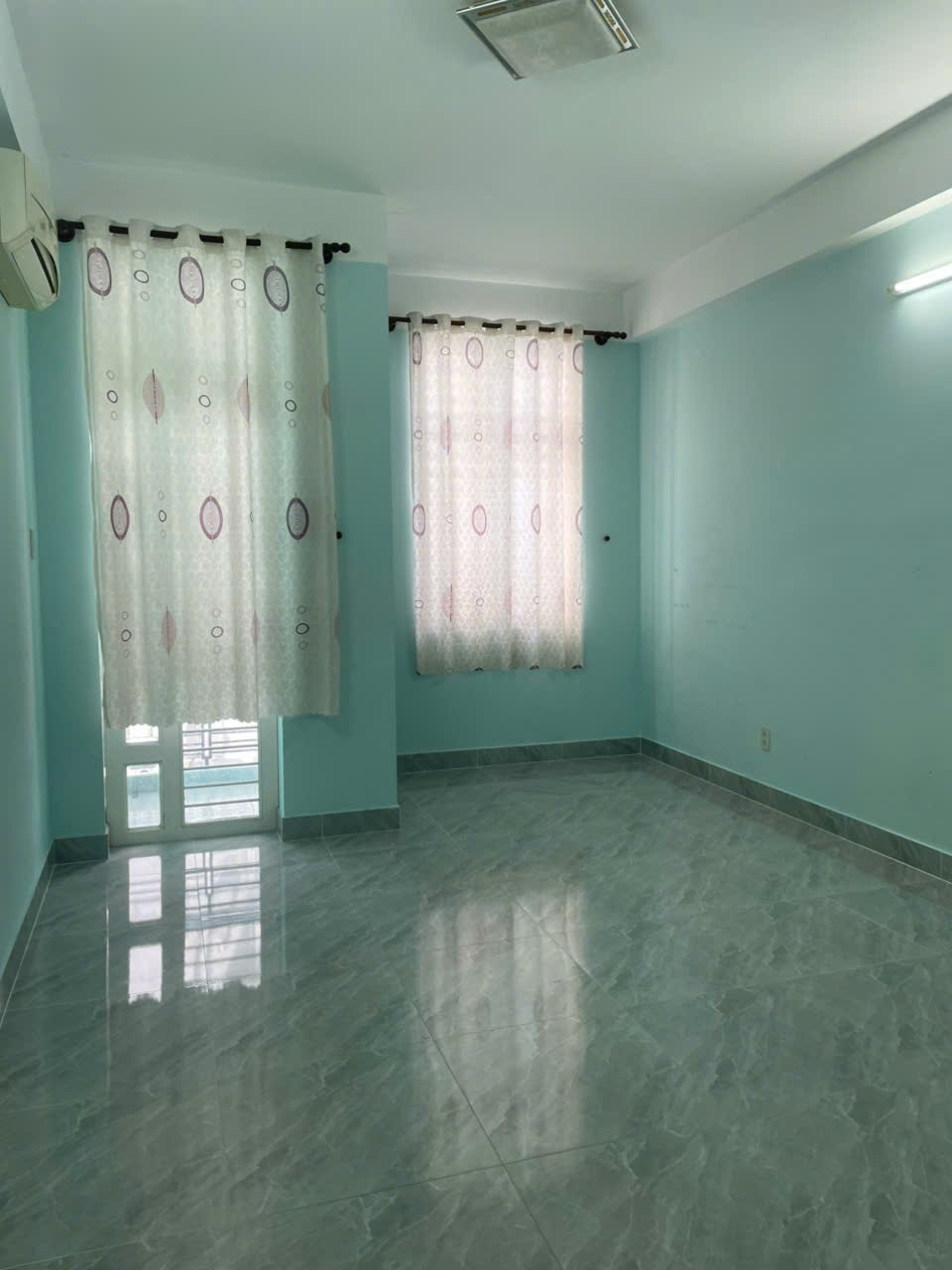 Cho thuê nhà đường 7L Khu Cư Xá Ngân Hàng,Quận 7 dt 4x23m,2 lầu,4PN Giá 23 Tr/th